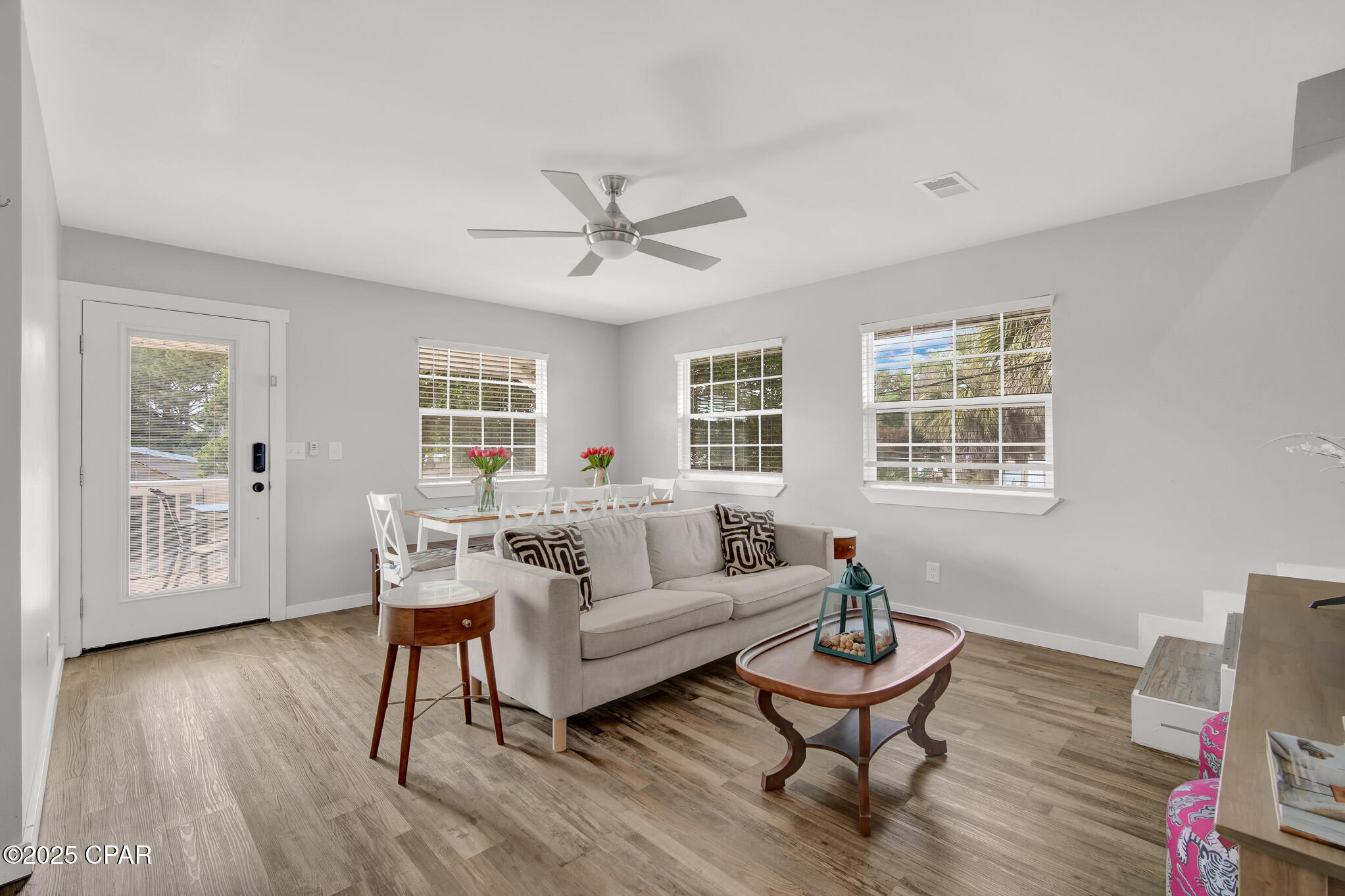 Image 10 For 310 Palm Dr Drive