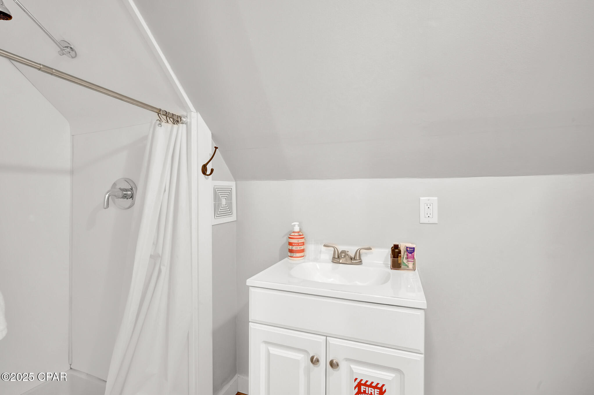 Image 22 For 310 Palm Dr Drive