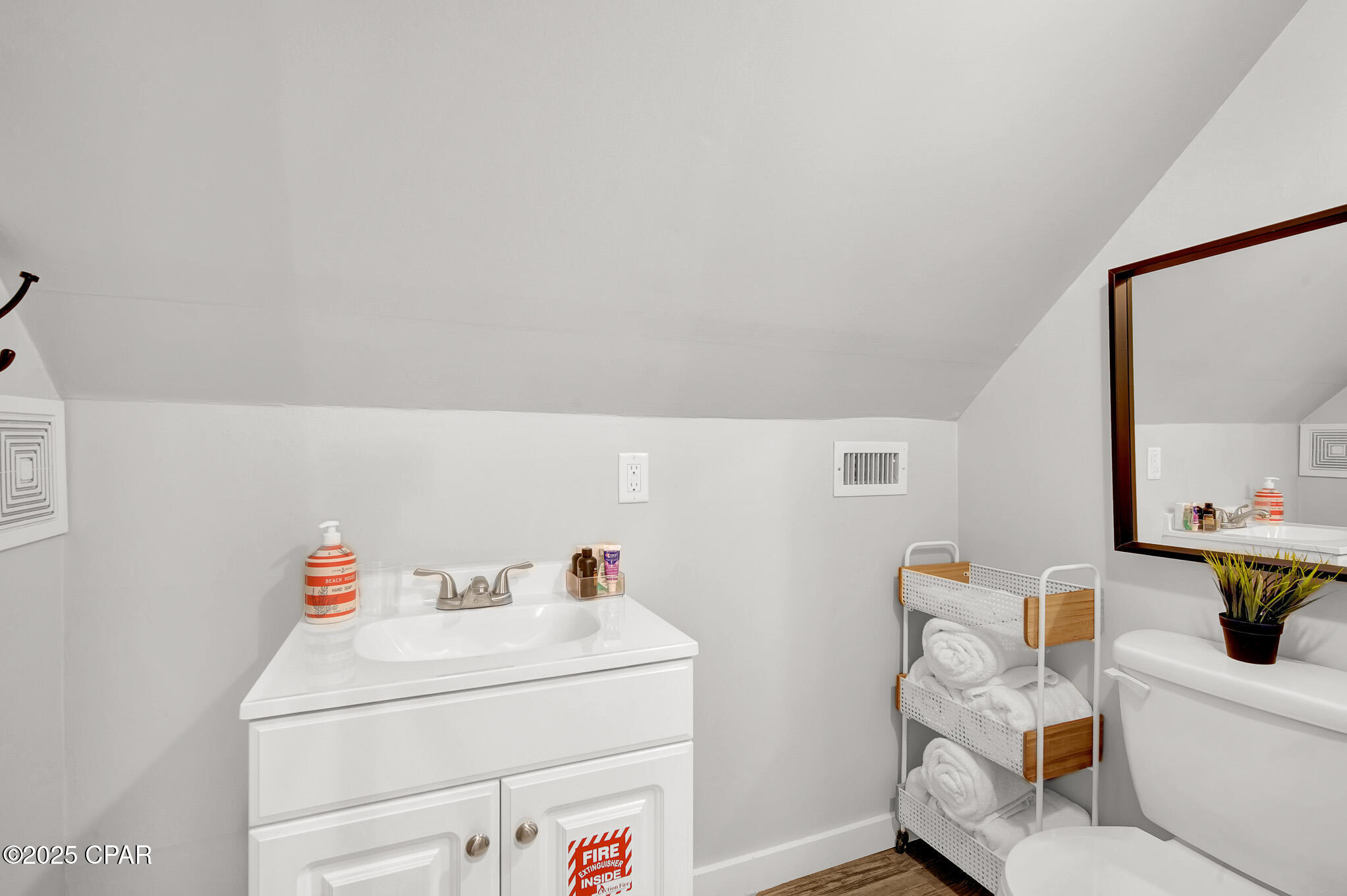 Image 23 For 310 Palm Dr Drive