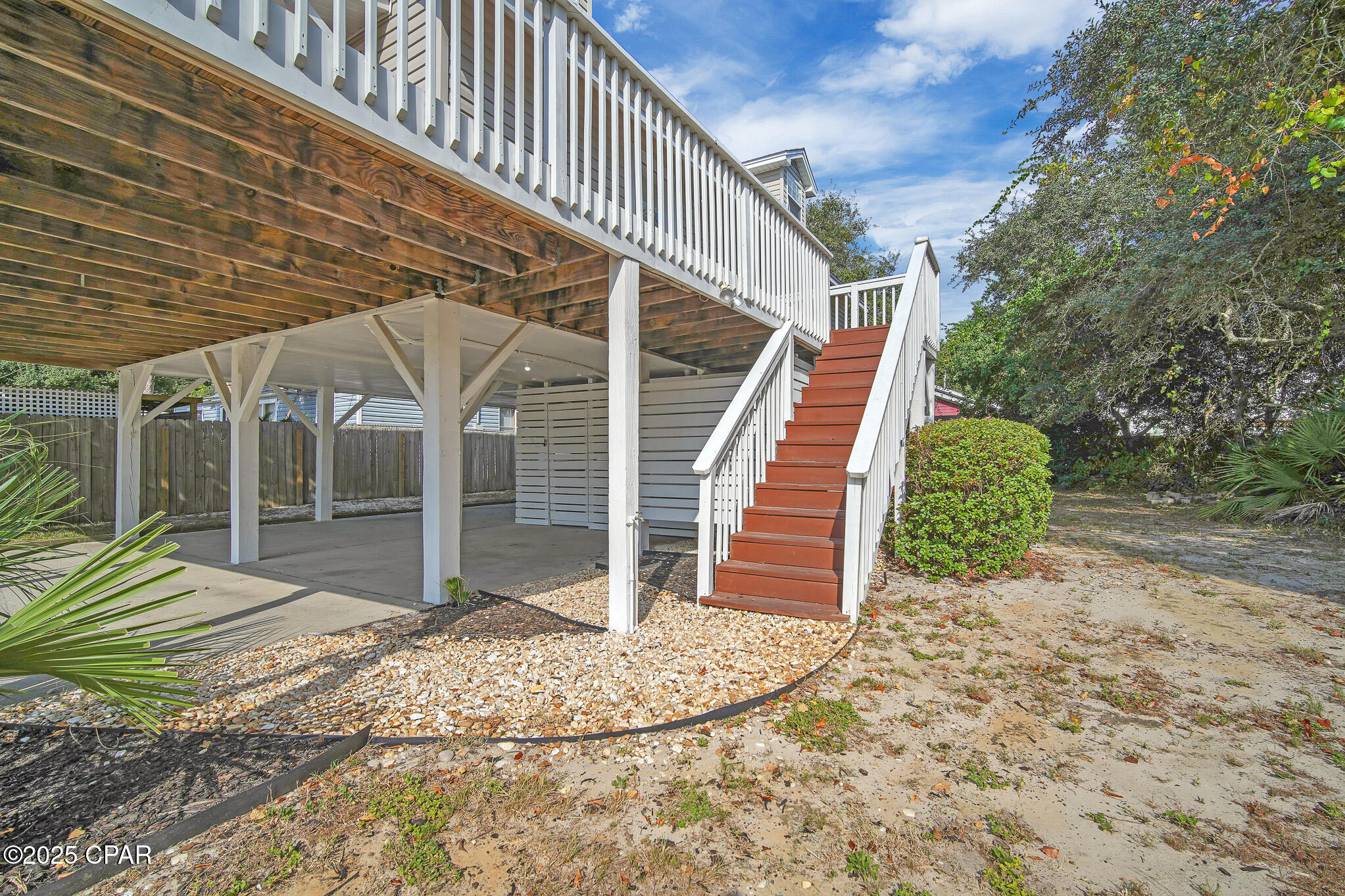 Image 4 For 310 Palm Dr Drive