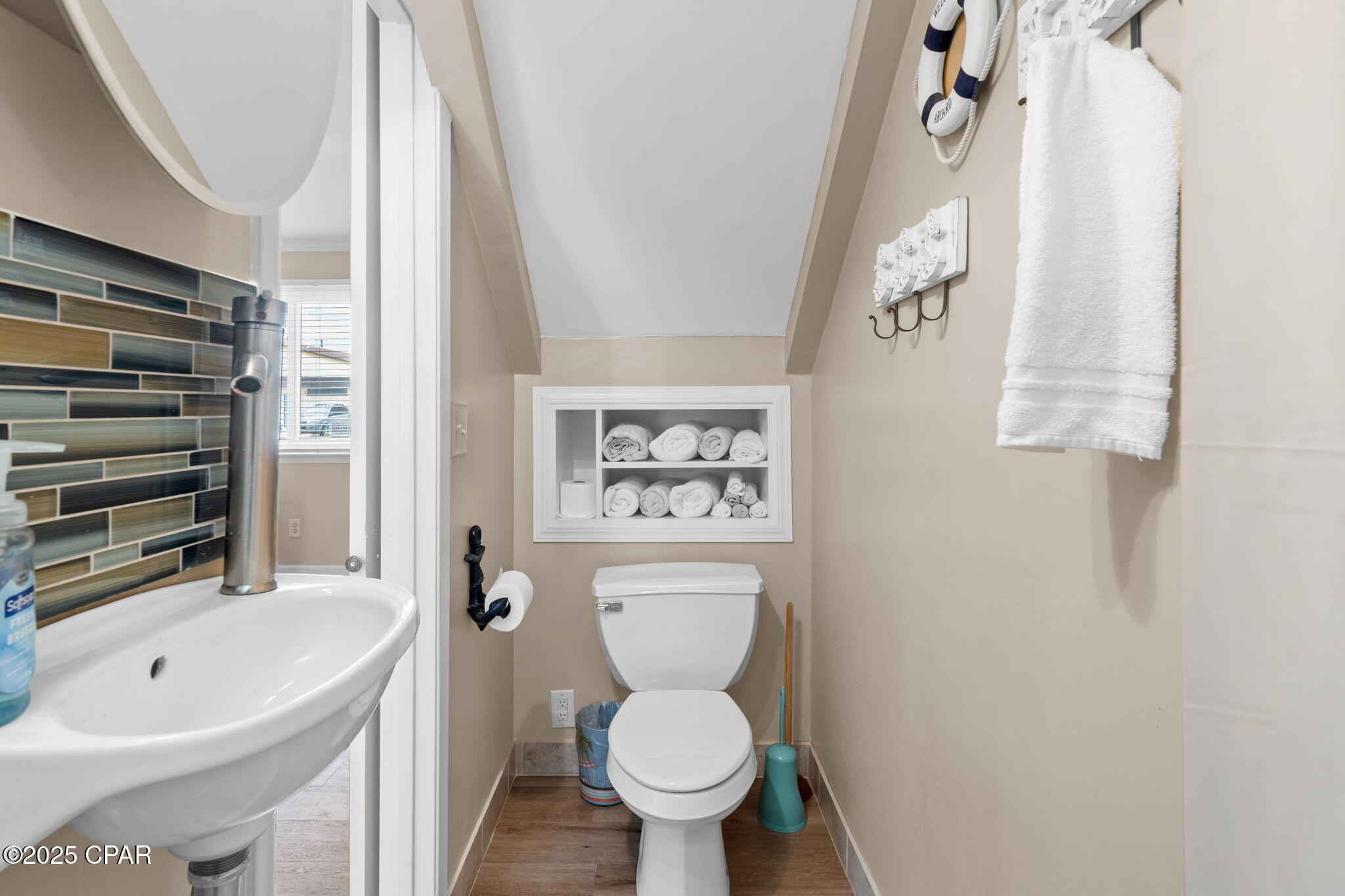 Image 24 For 627 Laurel Street