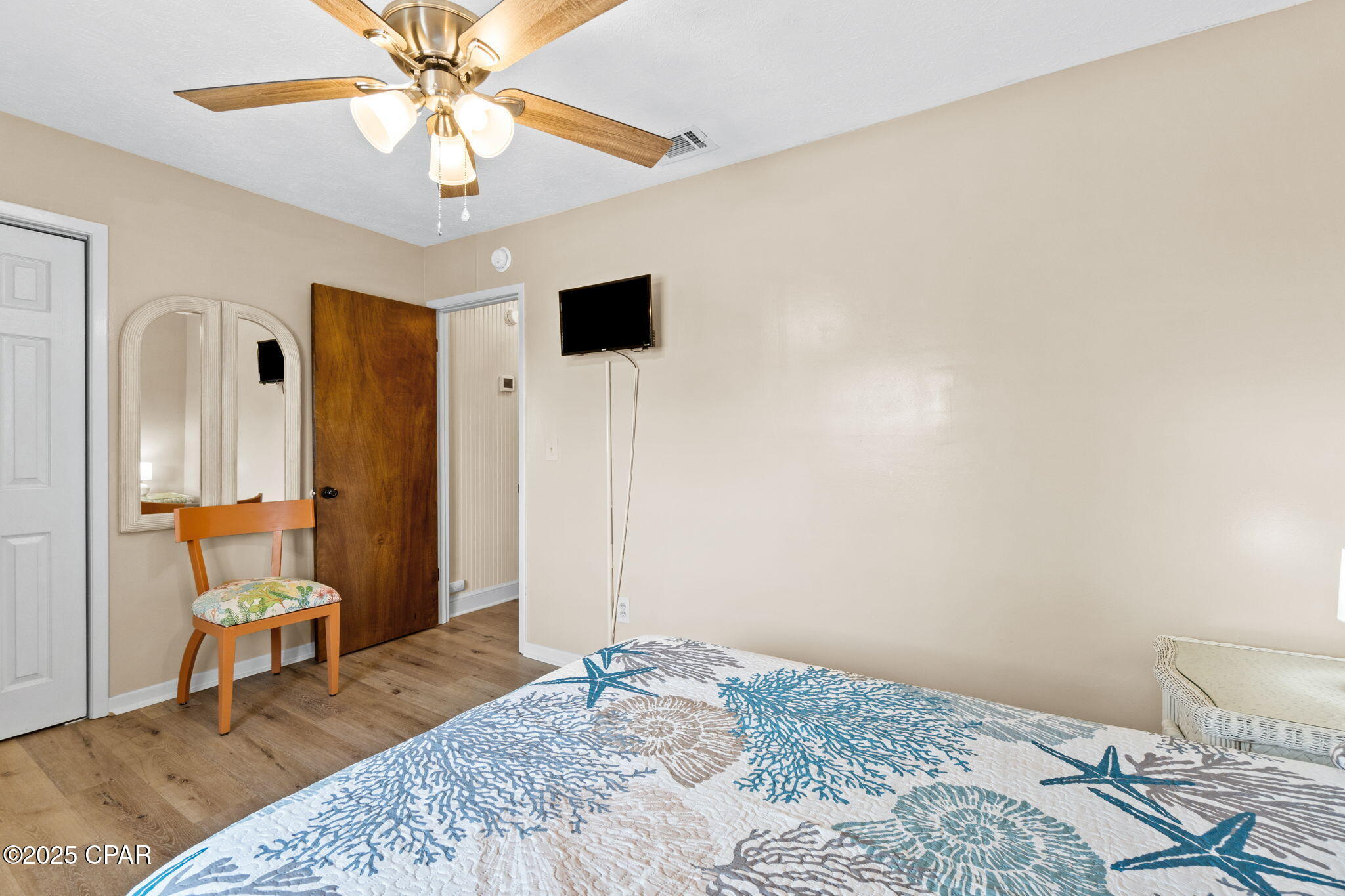 Image 30 For 627 Laurel Street