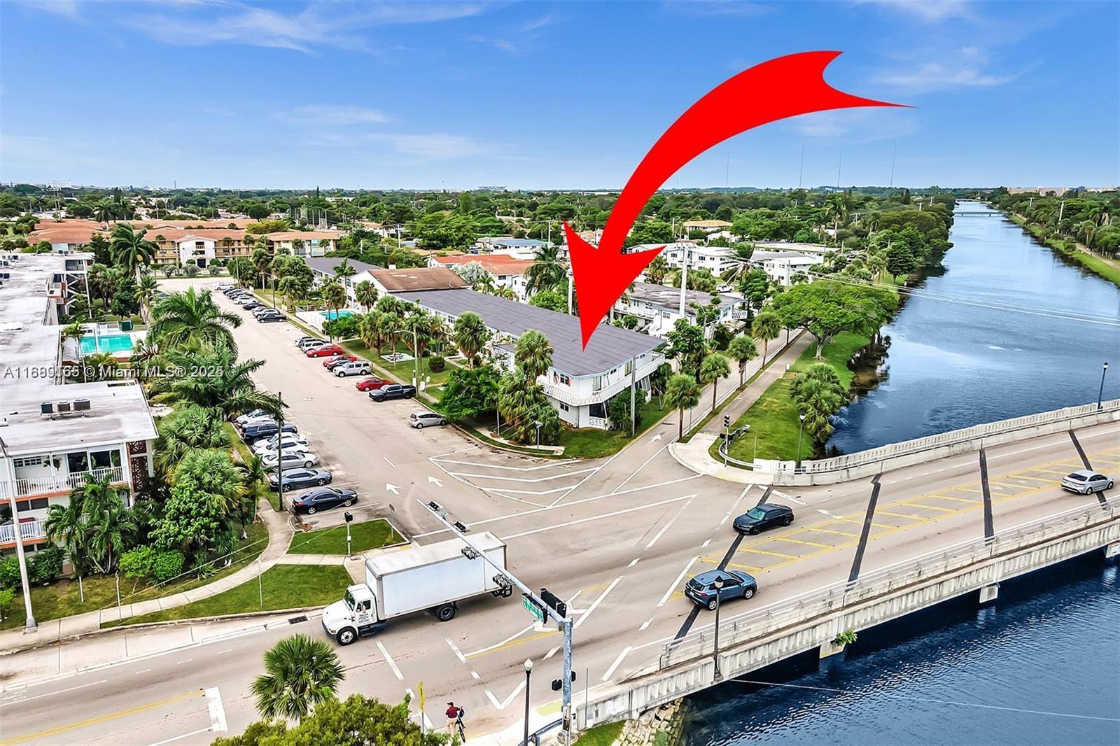 Colonial Court Condo Bldg