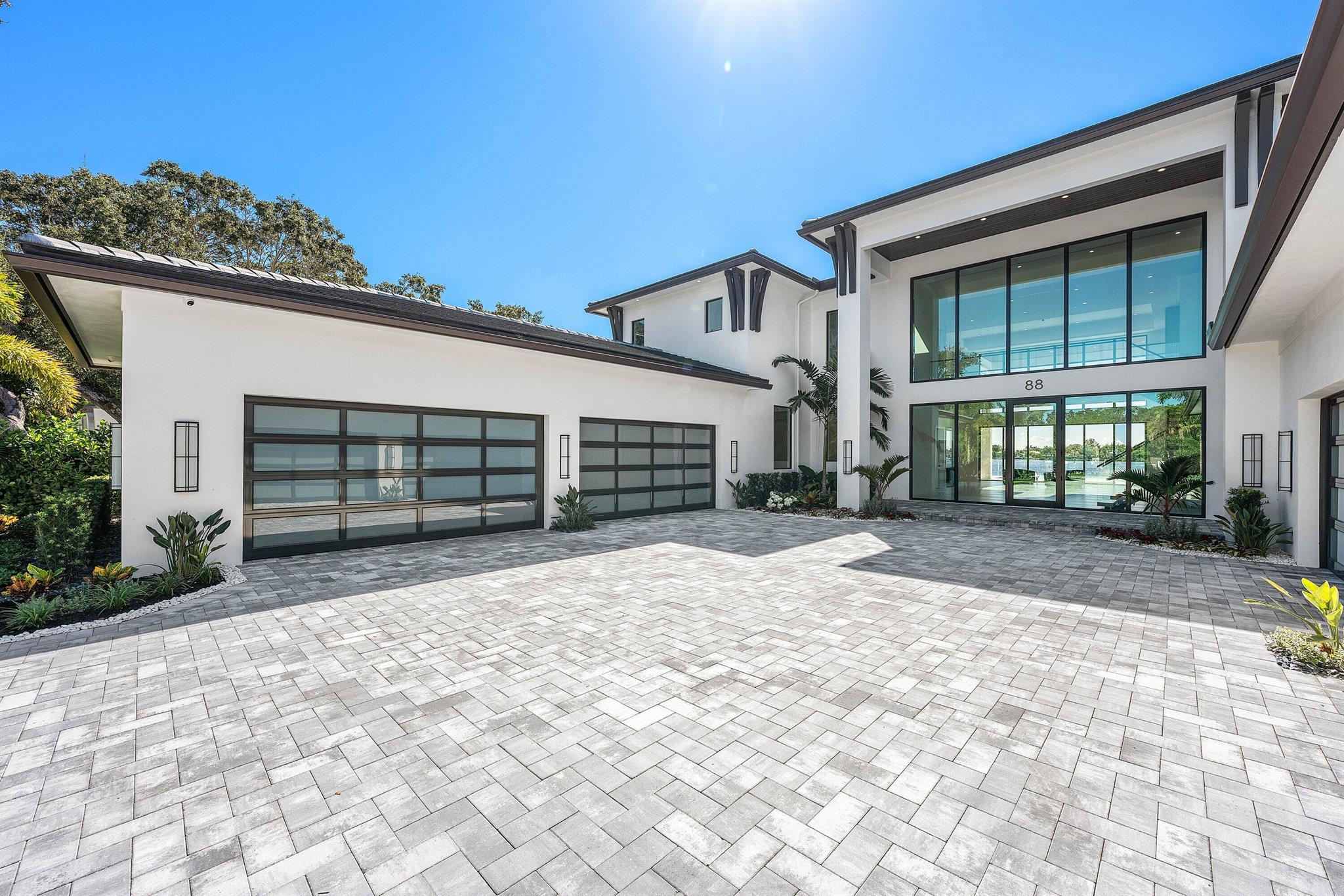 Image to showcase the property located at 88 W Riverside Drive