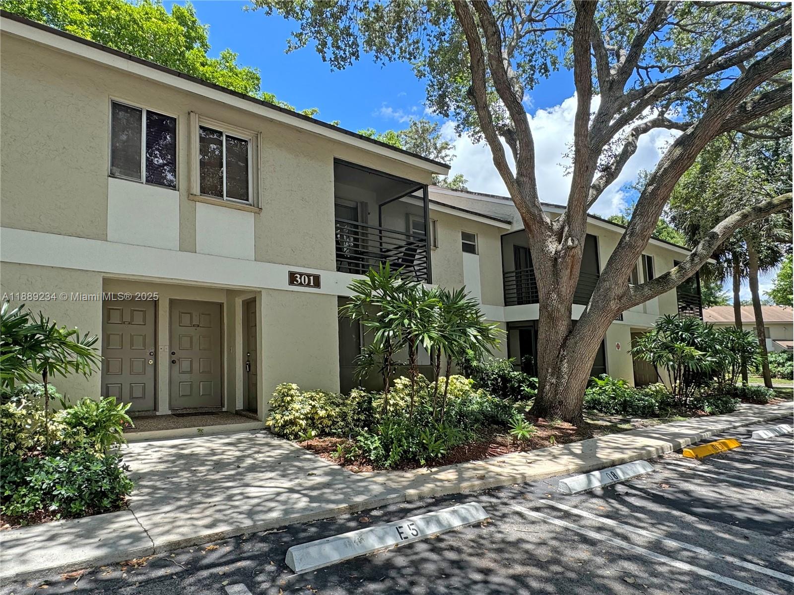 Gardens North Six Condo