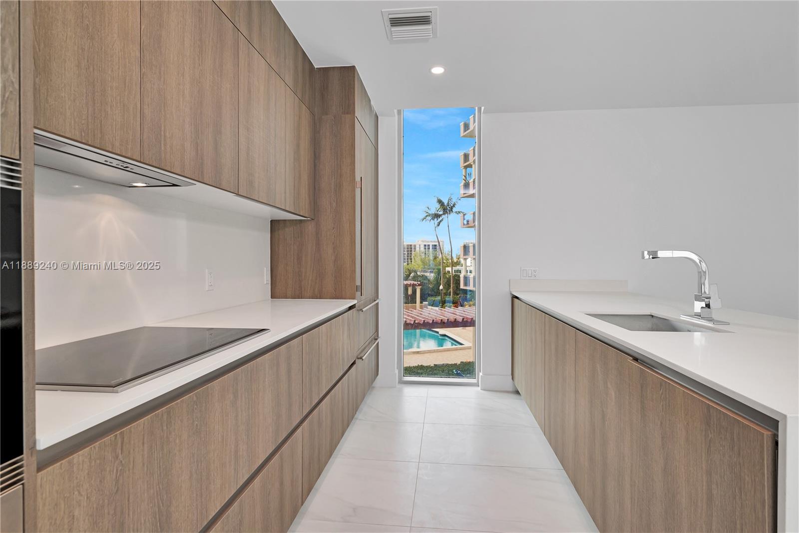 Condo for Sale in Sunny Isles Beach, FL