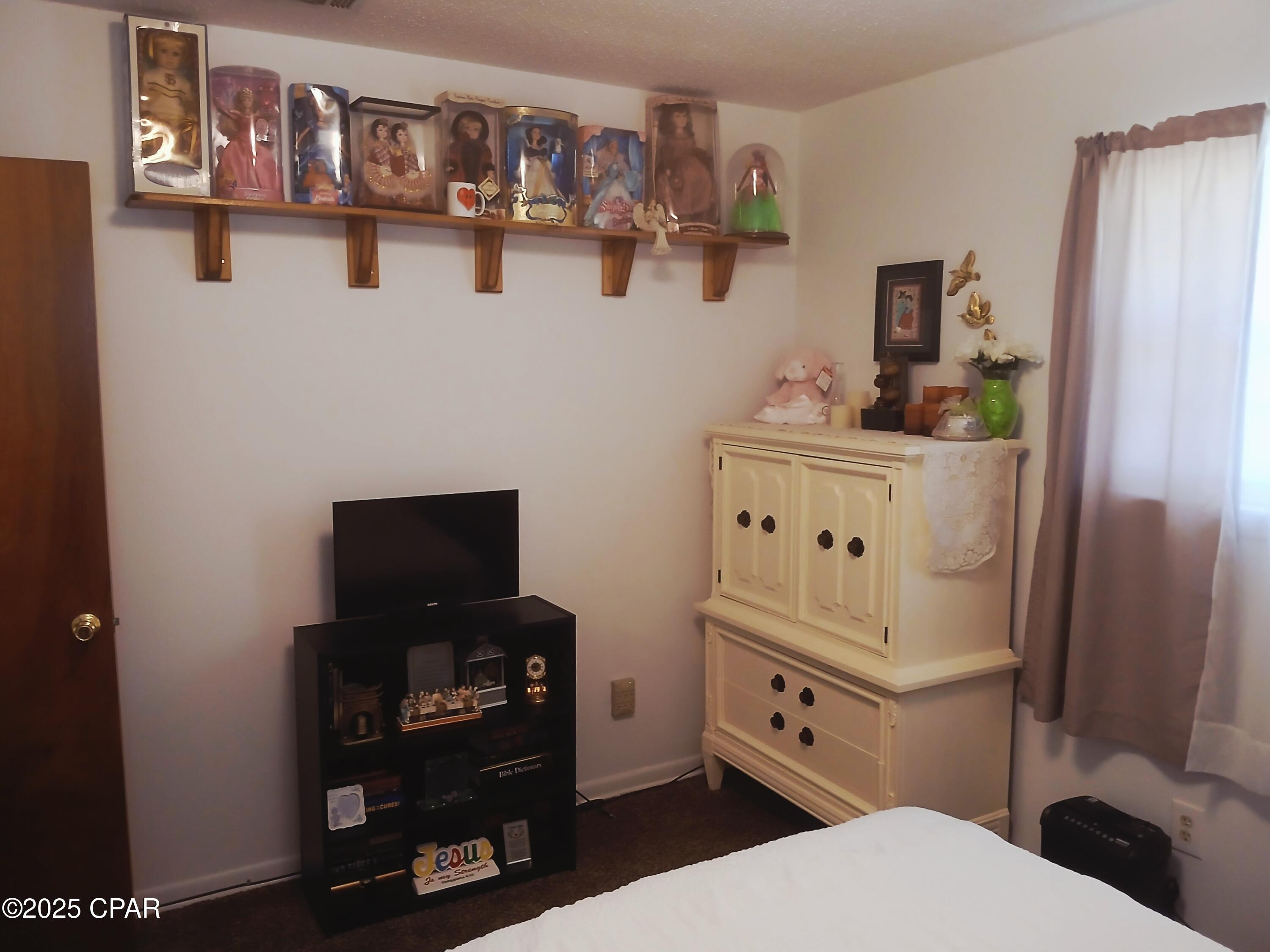 Image 14 For 2080 Gorrie Avenue