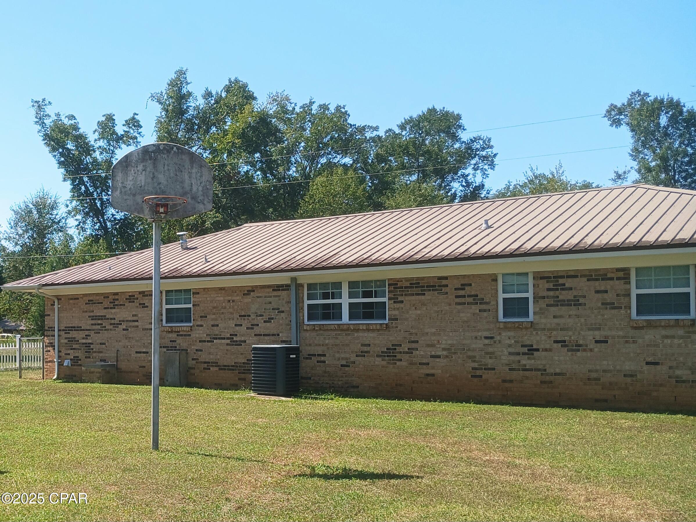 Image 38 For 2080 Gorrie Avenue