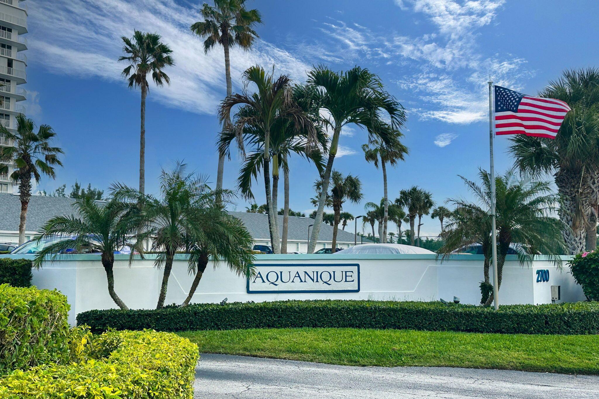 Aquanique Ocean Club, A C