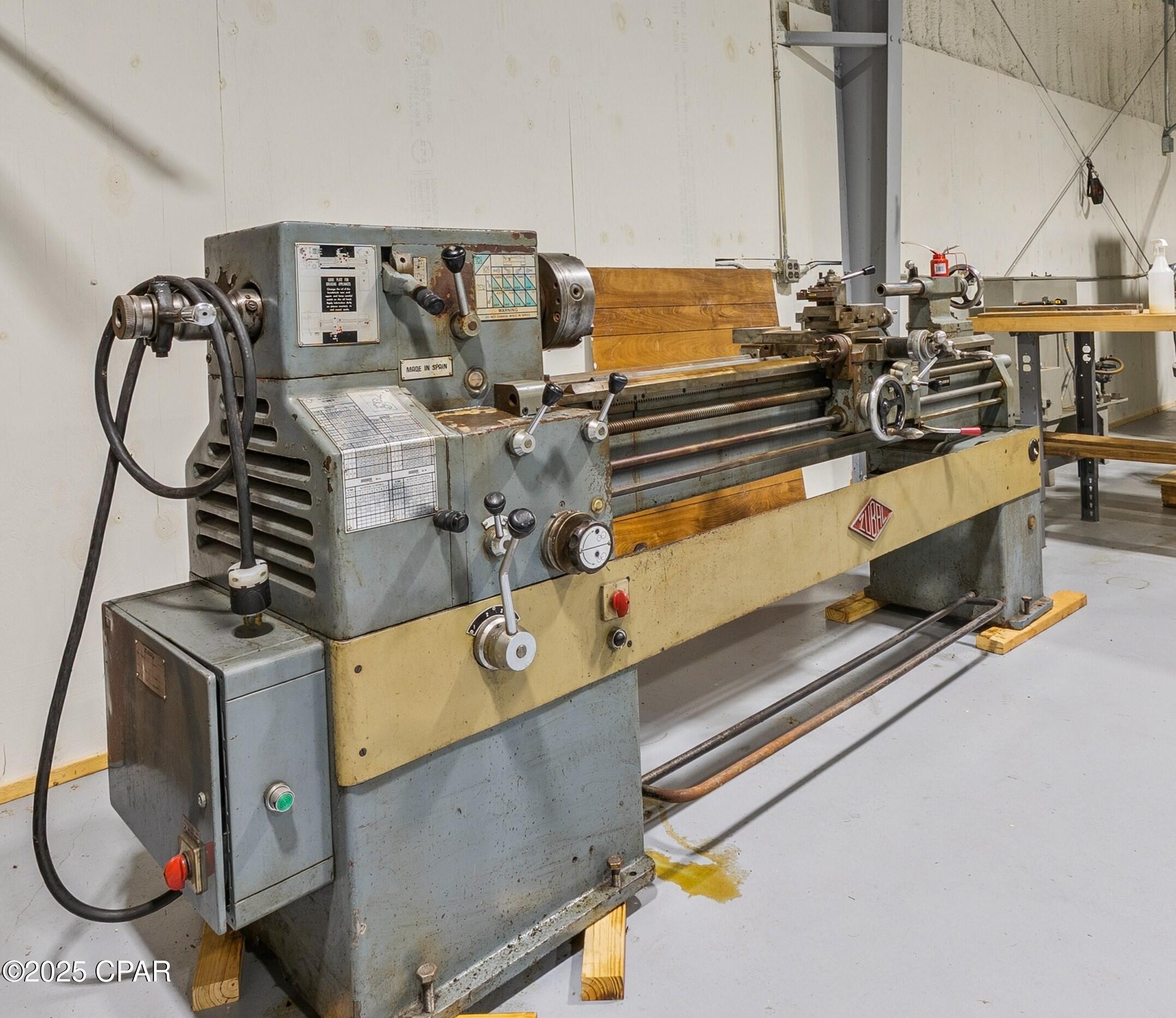 Listing photo id 13 for 12516 Highway 231