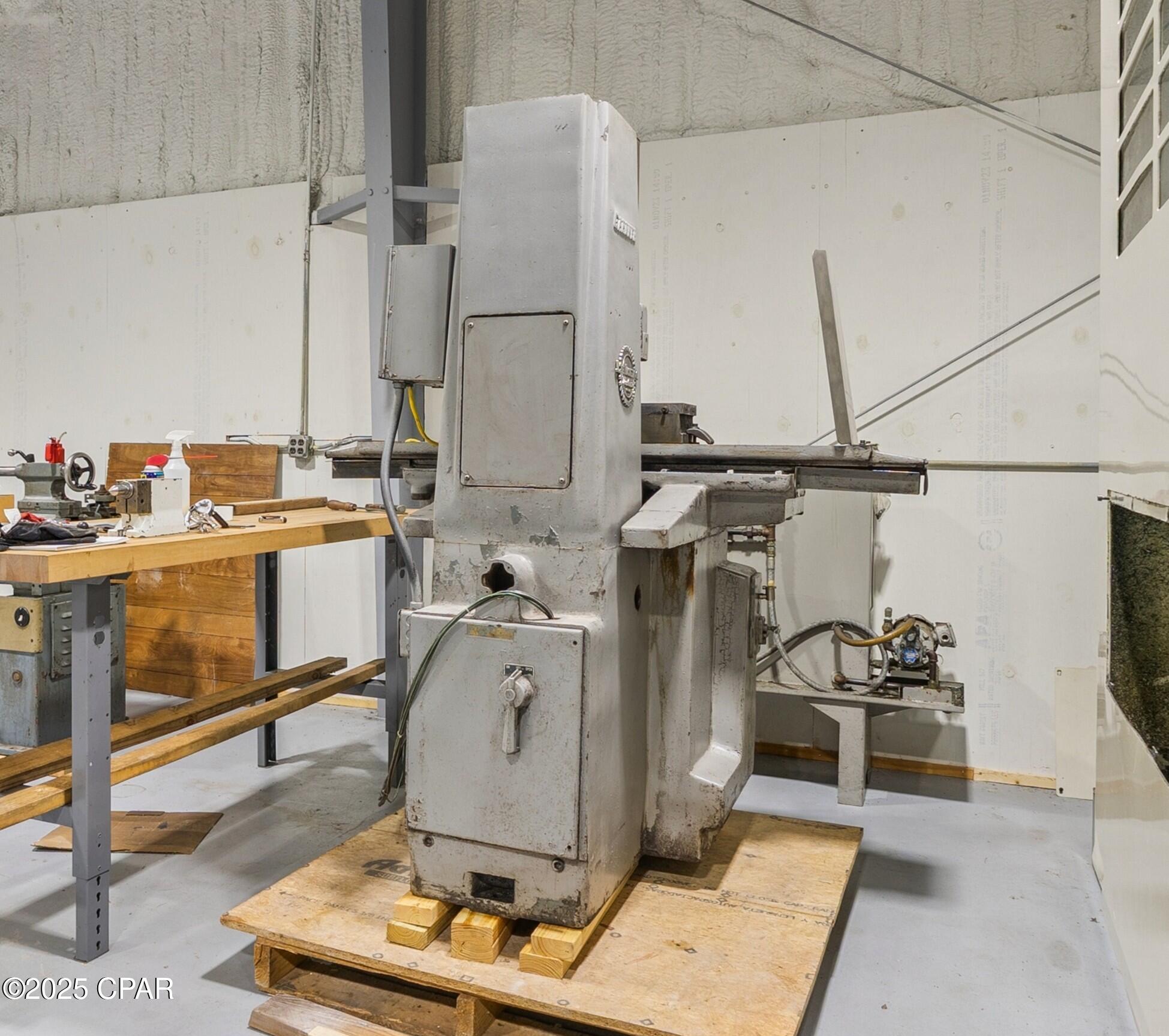 Listing photo id 14 for 12516 Highway 231