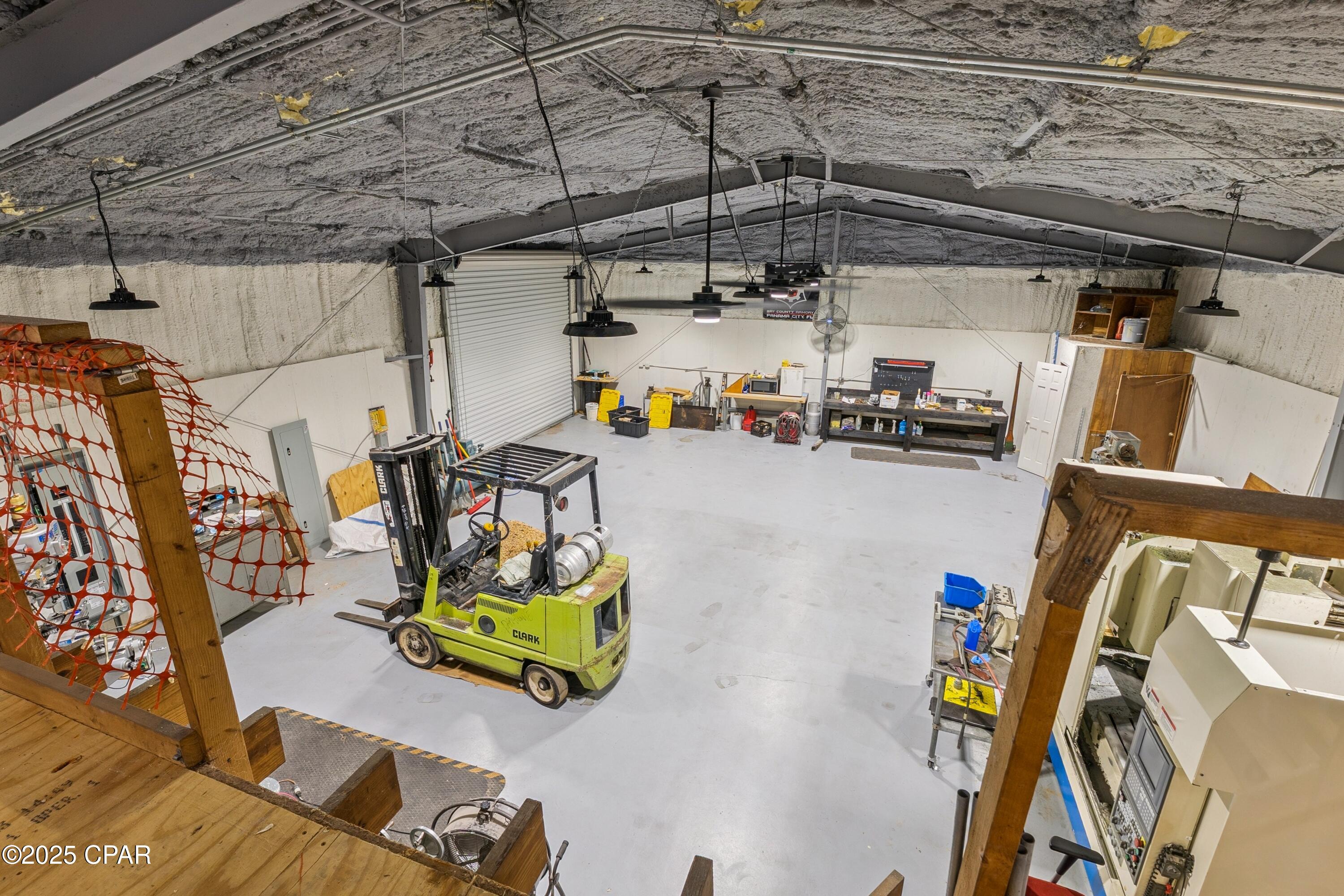 Listing photo id 3 for 12516 Highway 231