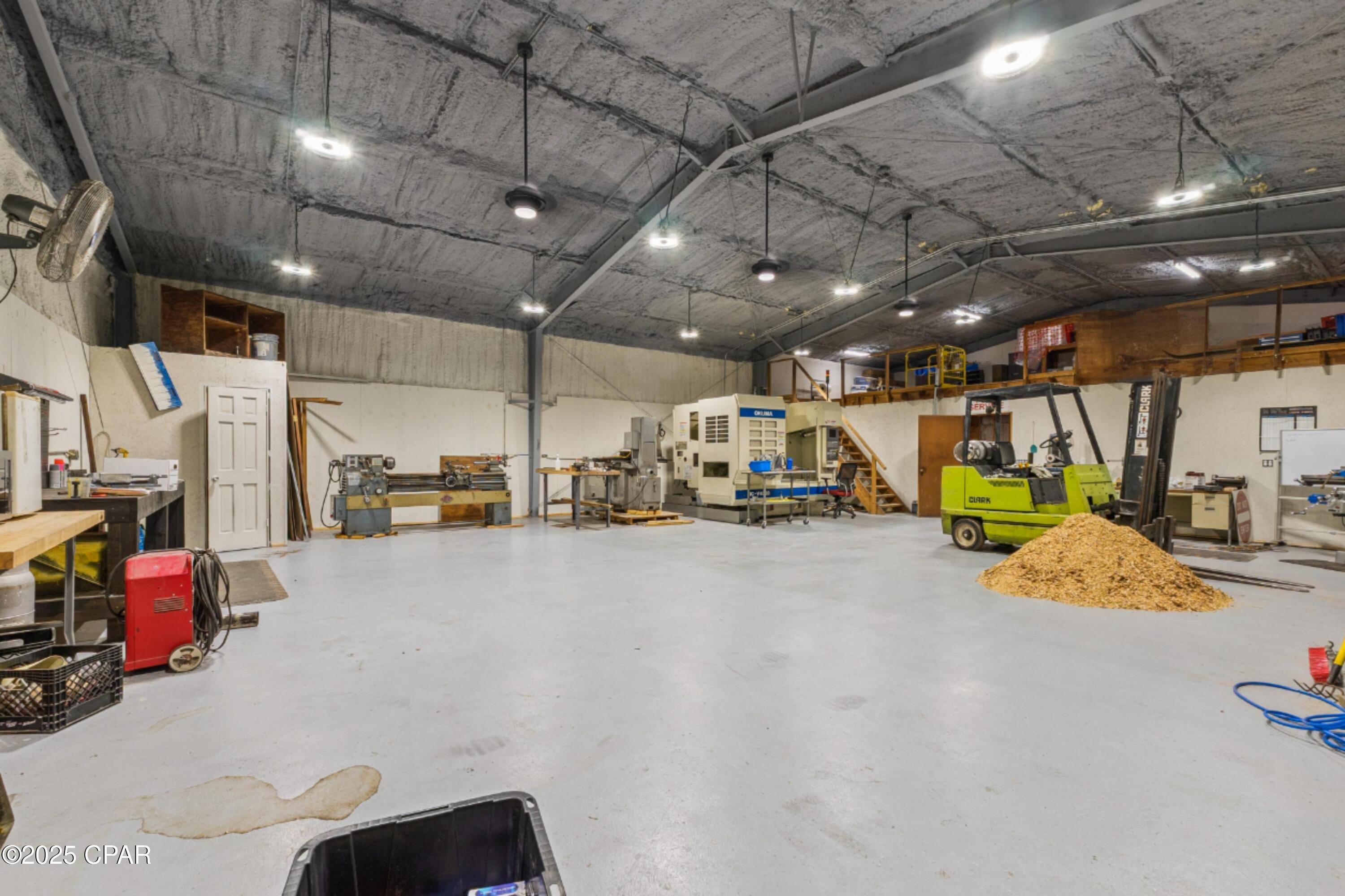 Listing photo id 5 for 12516 Highway 231