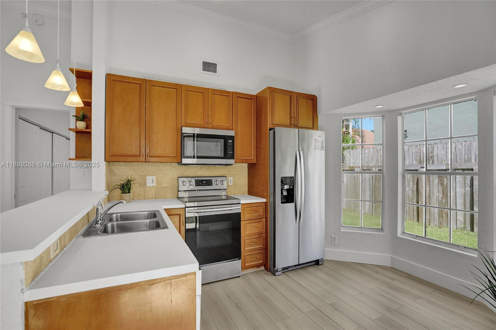 Country Isles Garden Home