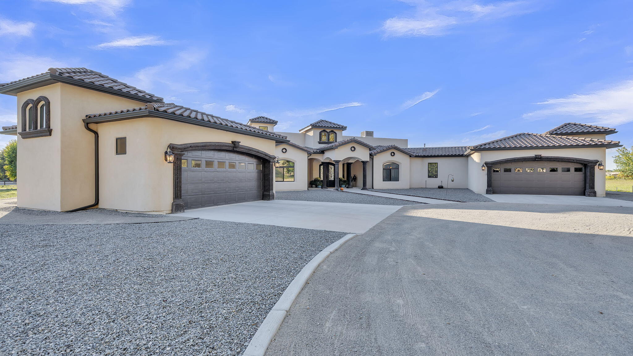 Homes for sale in Peralta, NM | 14 Hacienda Del Valle, Peralta, NM 87042 | MLS# 1092332