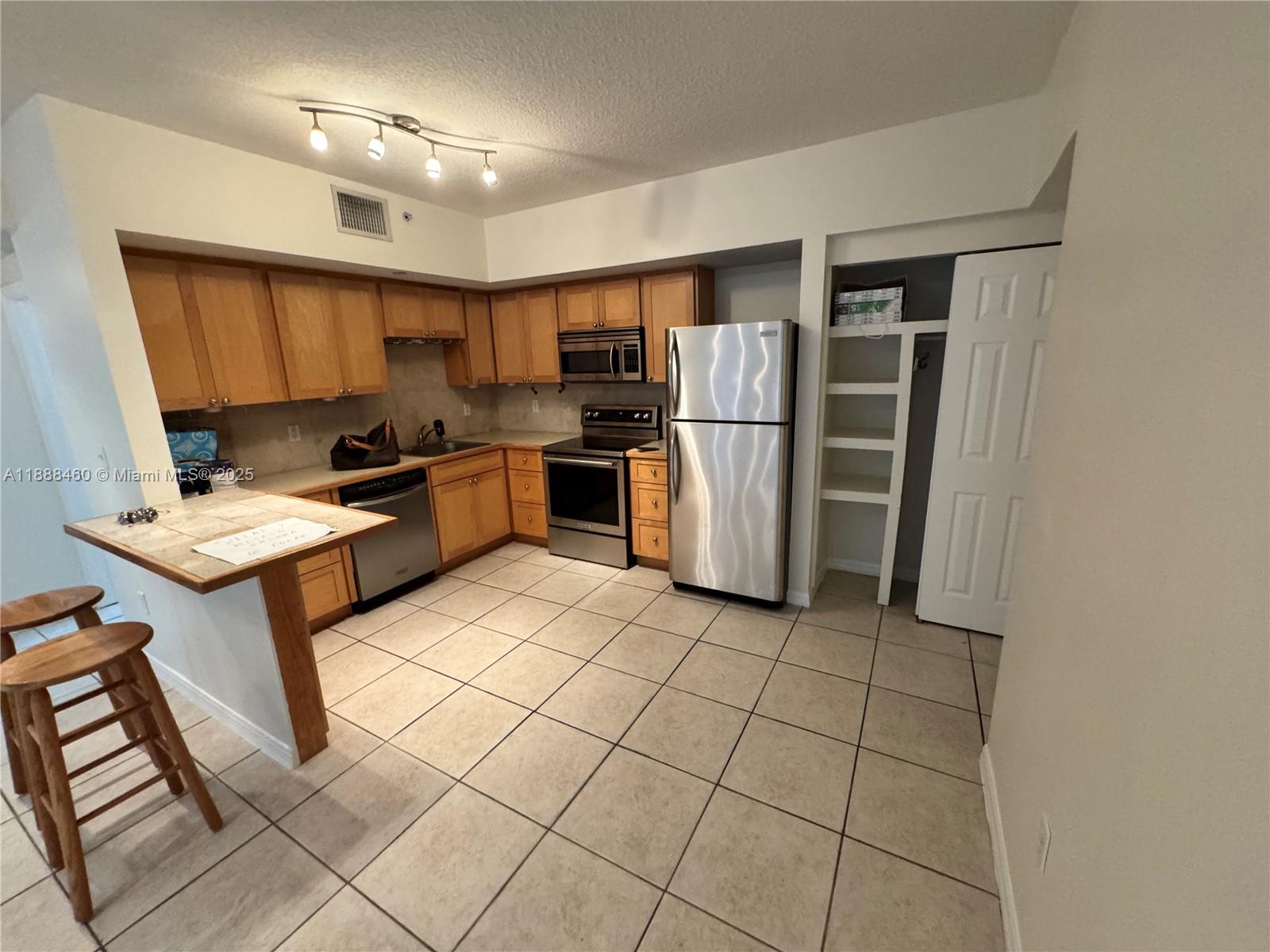 Dixie Grove Residences Co