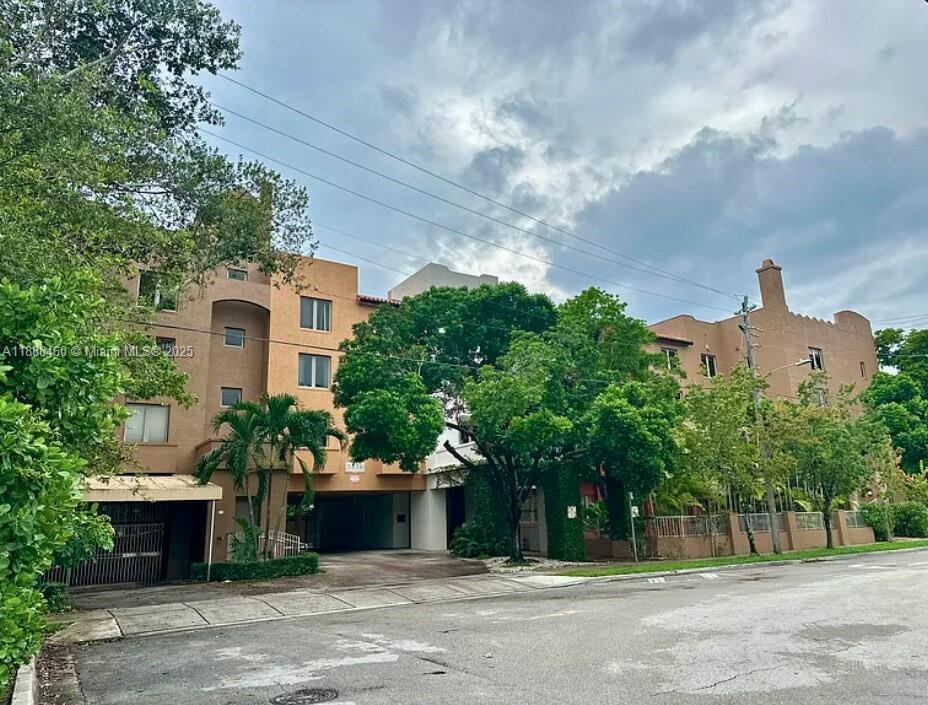 Dixie Grove Residences Co