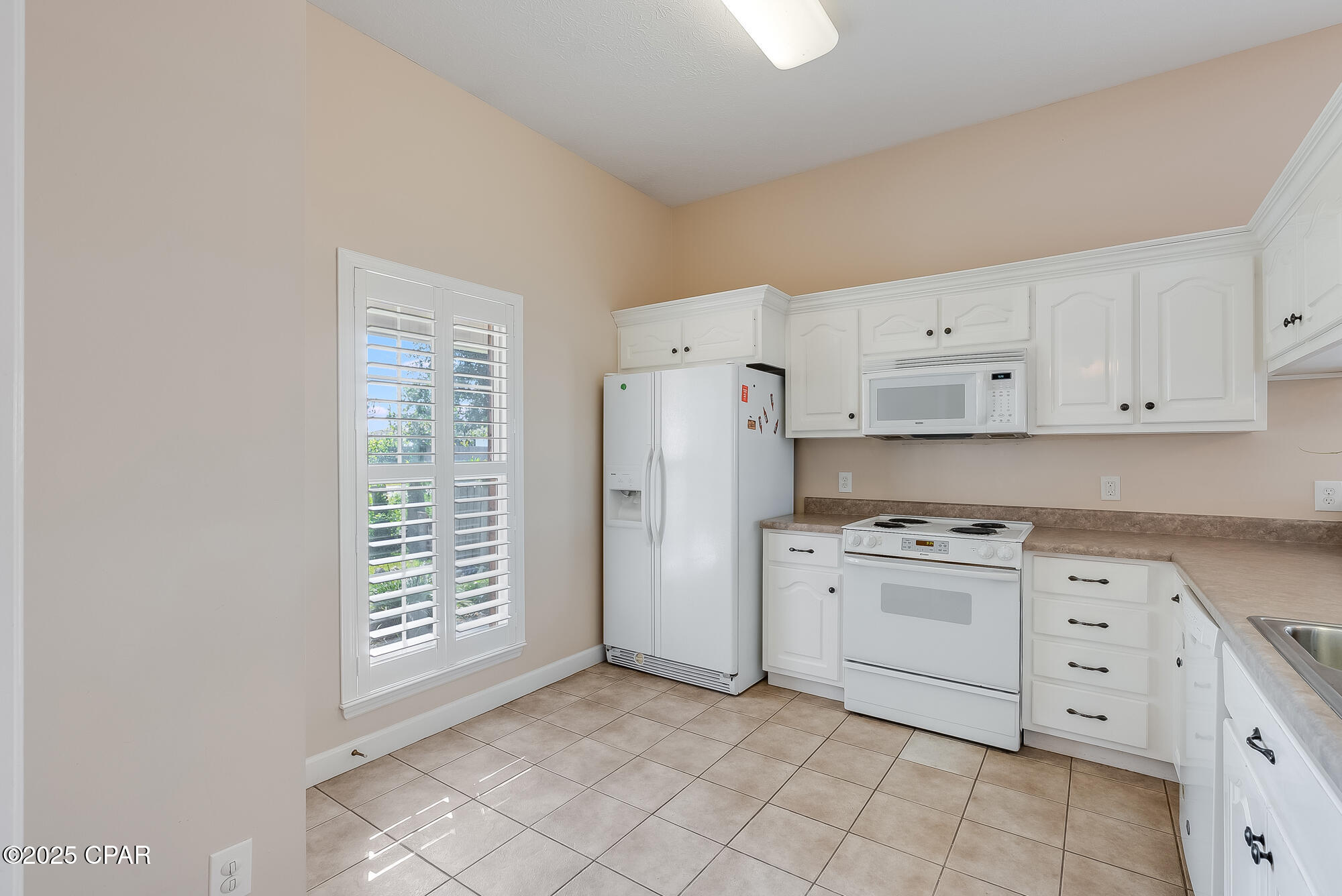 Listing photo id 18 for 3007 Sarasota Avenue