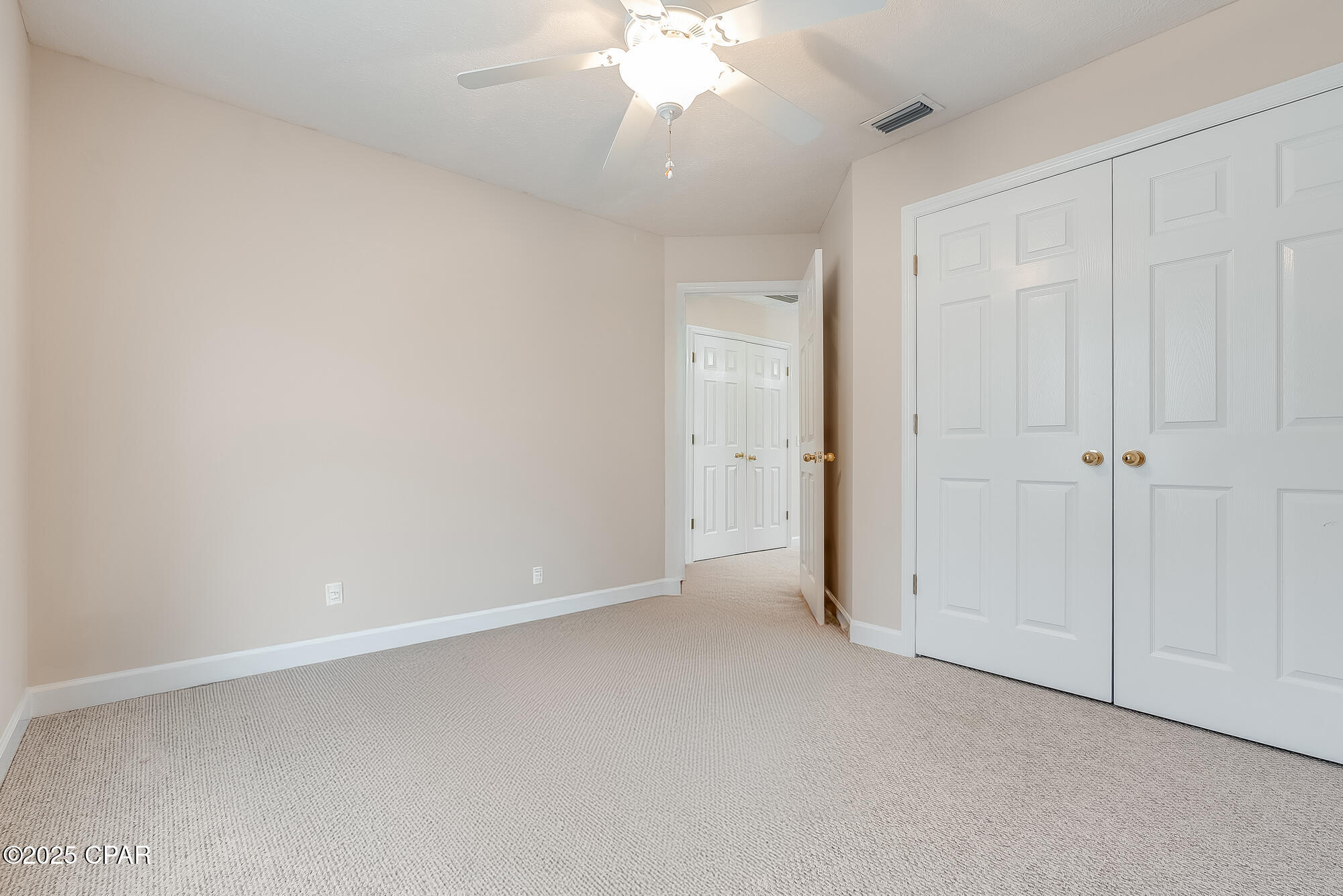 Listing photo id 30 for 3007 Sarasota Avenue