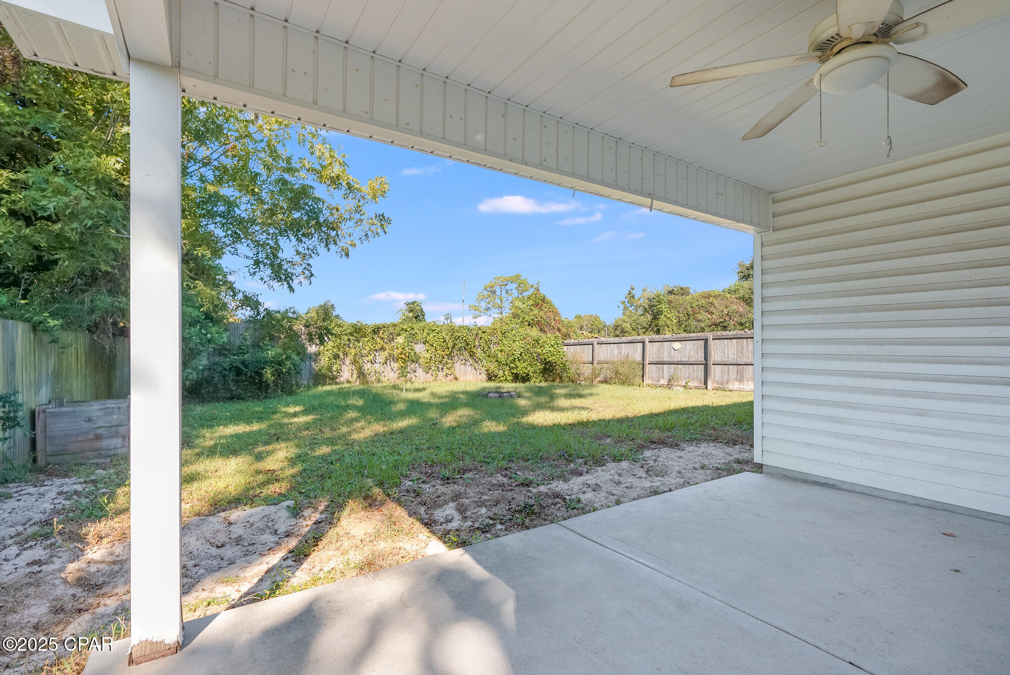 Listing photo id 32 for 3007 Sarasota Avenue