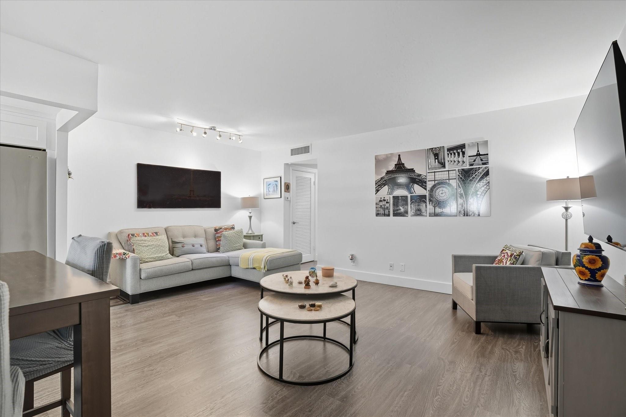 Homes for sale in Hollywood, FL | 5300 Washington St #J214, Hollywood, FL 33021 | MLS# F10529508