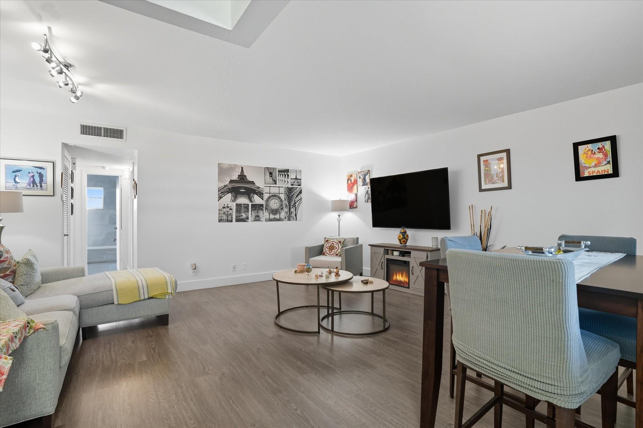 Homes for sale in Hollywood, FL | 5300 Washington St #J214, Hollywood, FL 33021 | MLS# F10529508