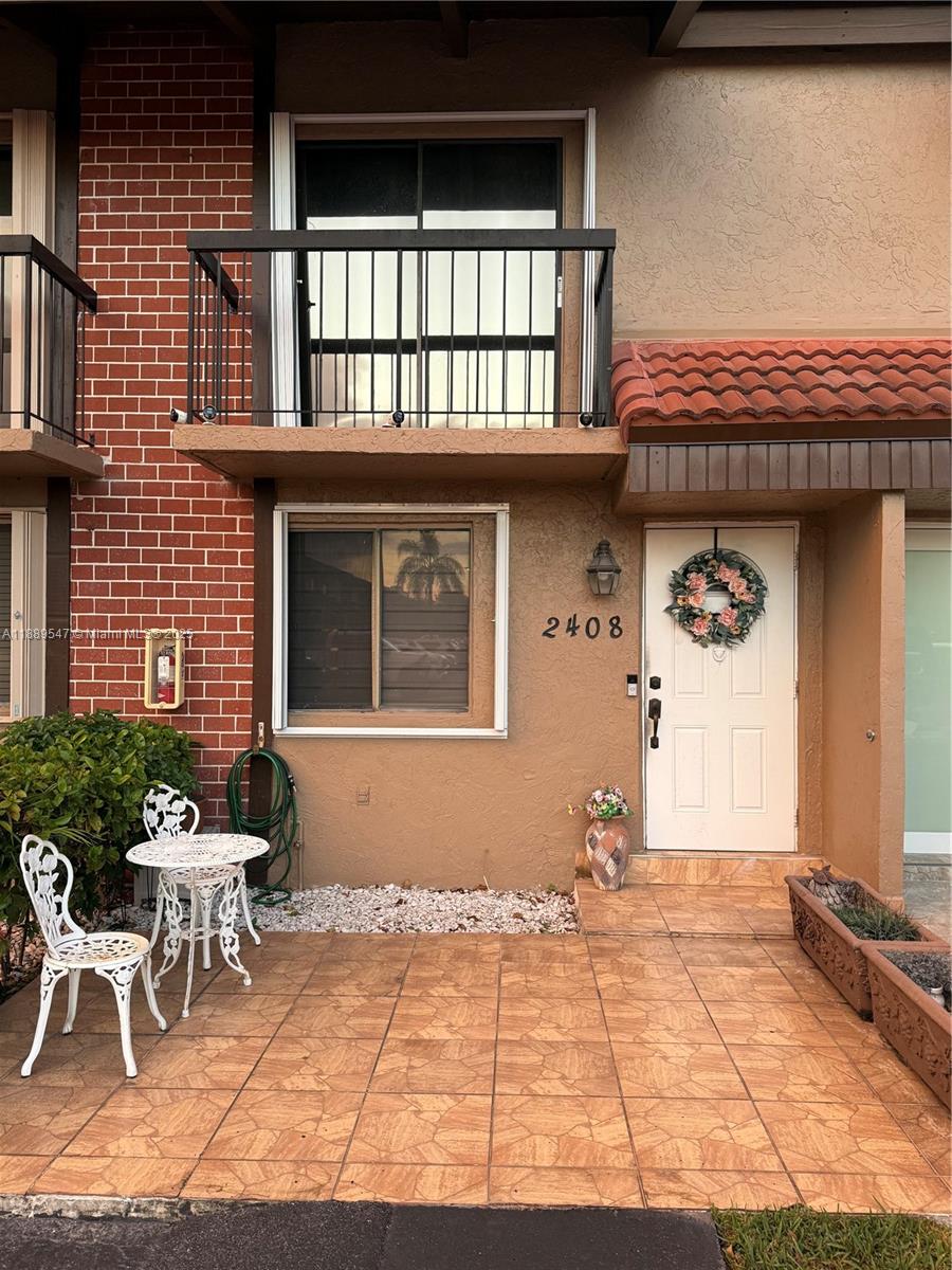 Villas University Square