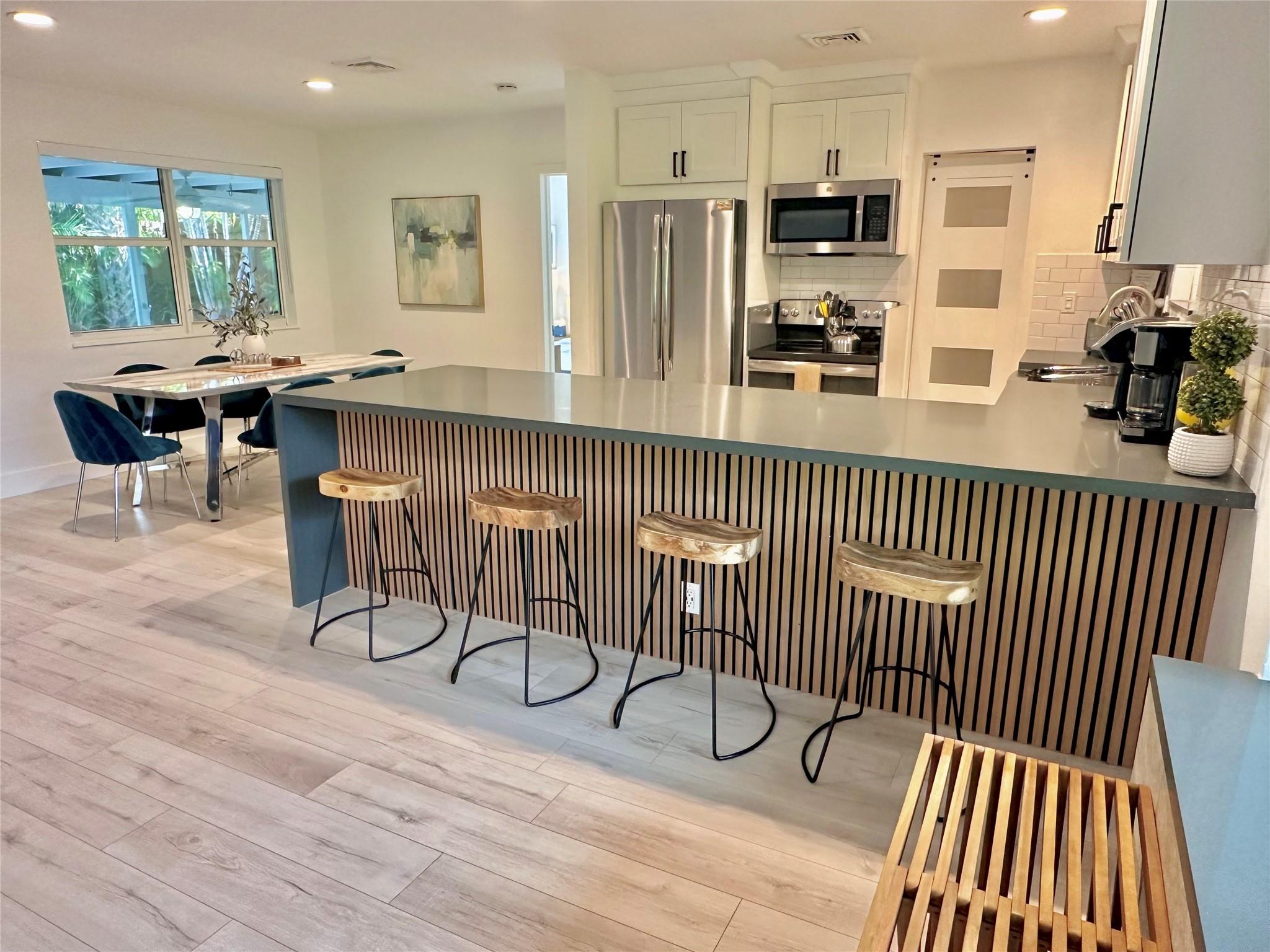 Coral Gardens 30-7 B