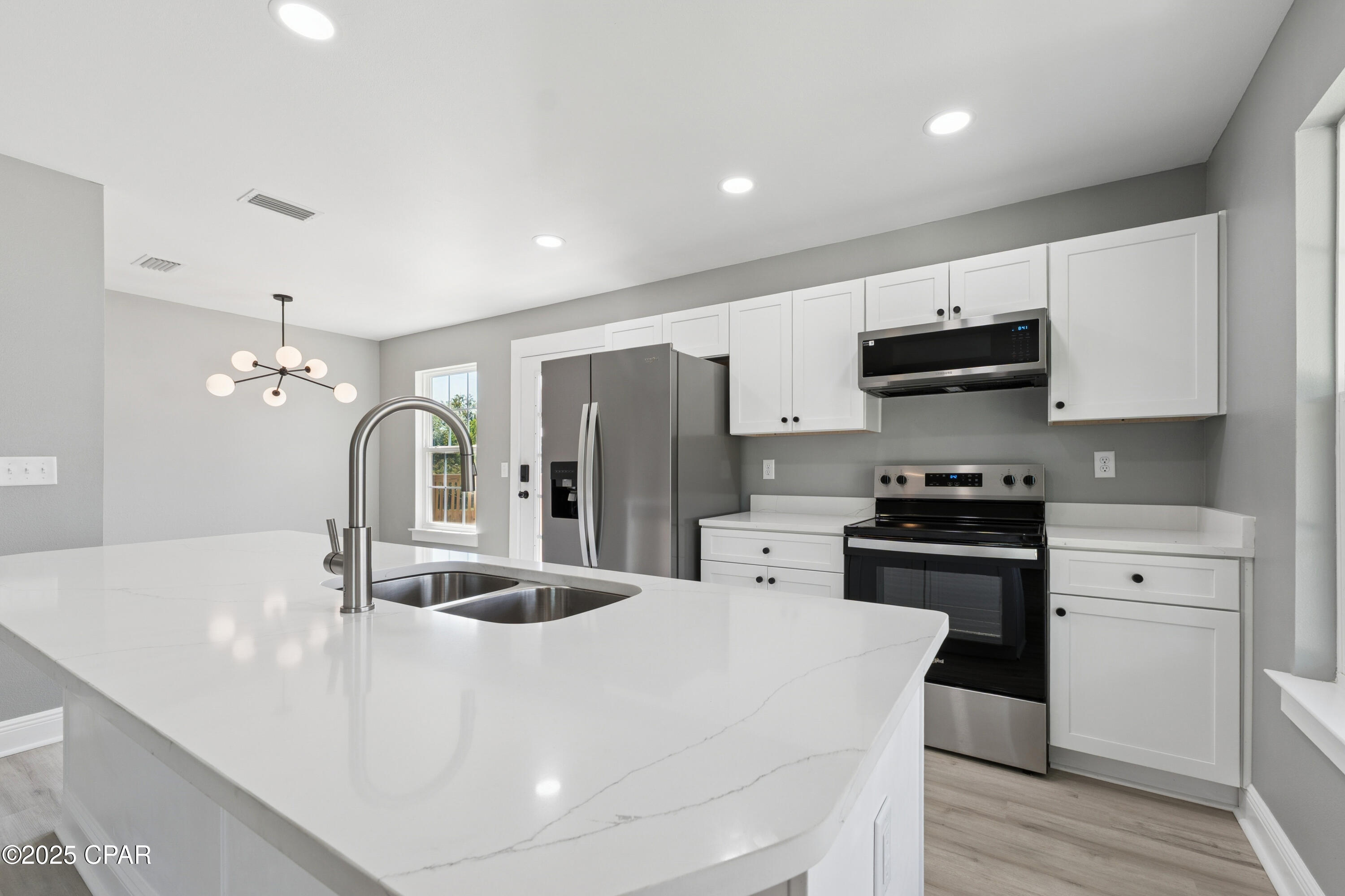 Image 11 For 136 Harlem Avenue