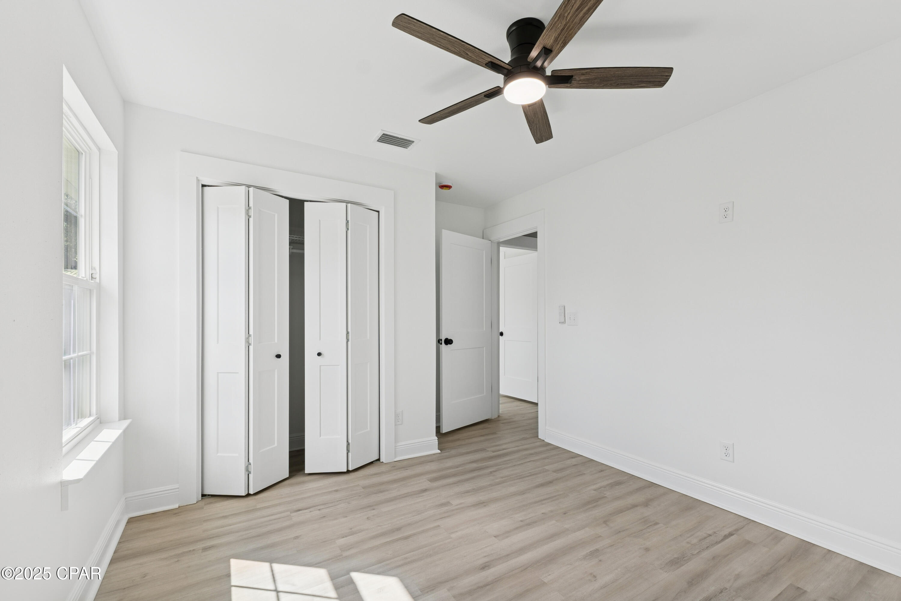 Image 16 For 136 Harlem Avenue