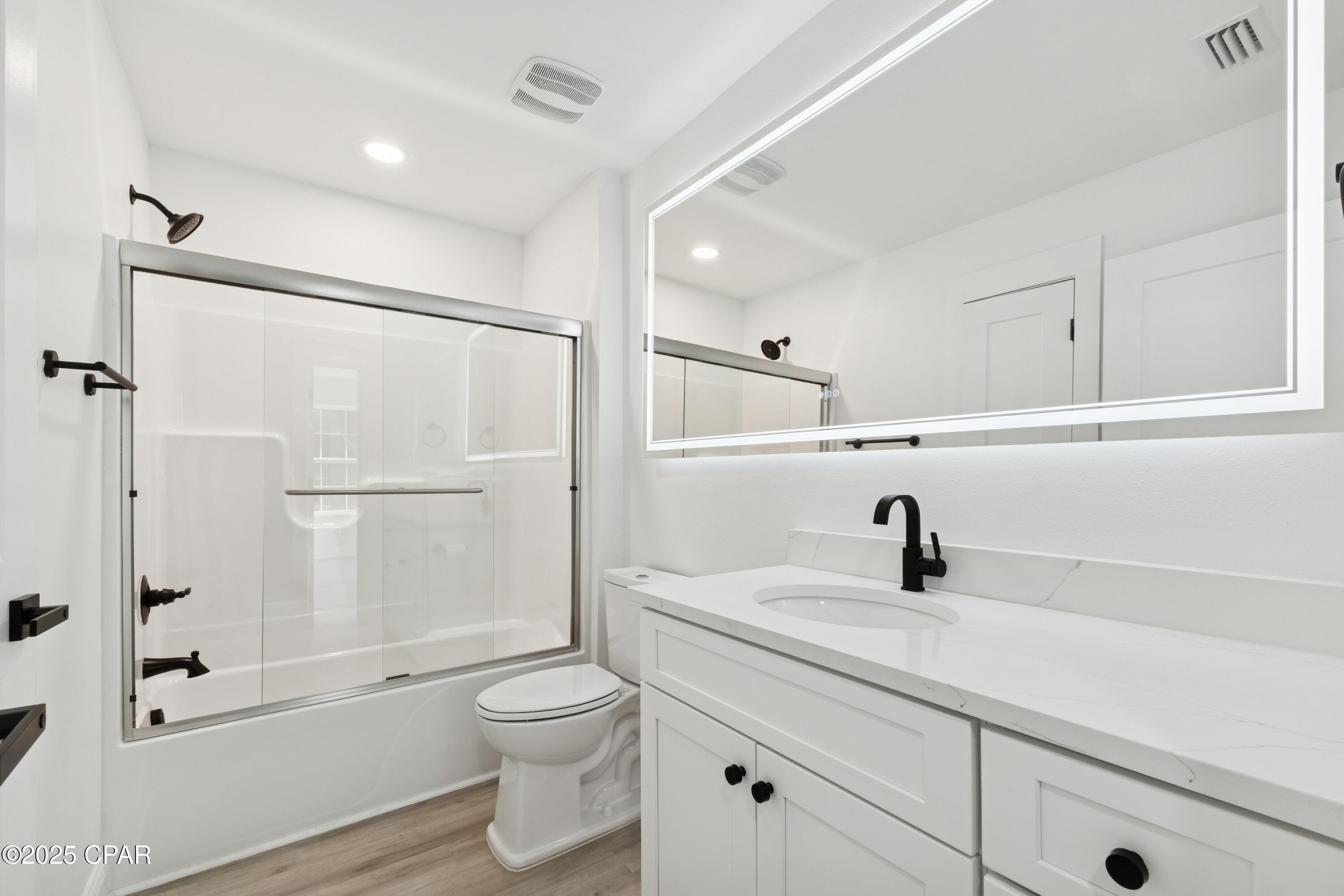 Image 23 For 136 Harlem Avenue