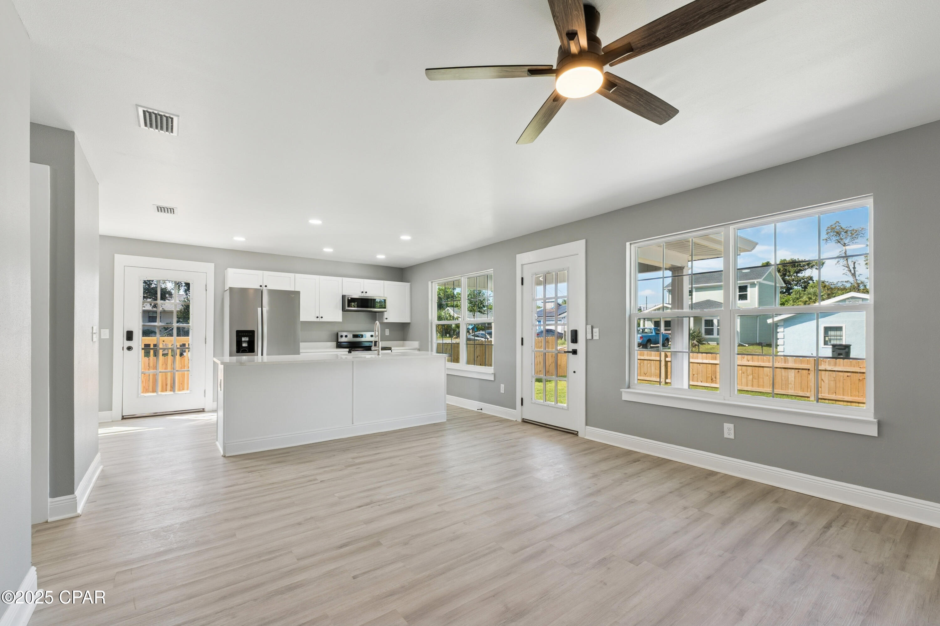 Image 7 For 136 Harlem Avenue