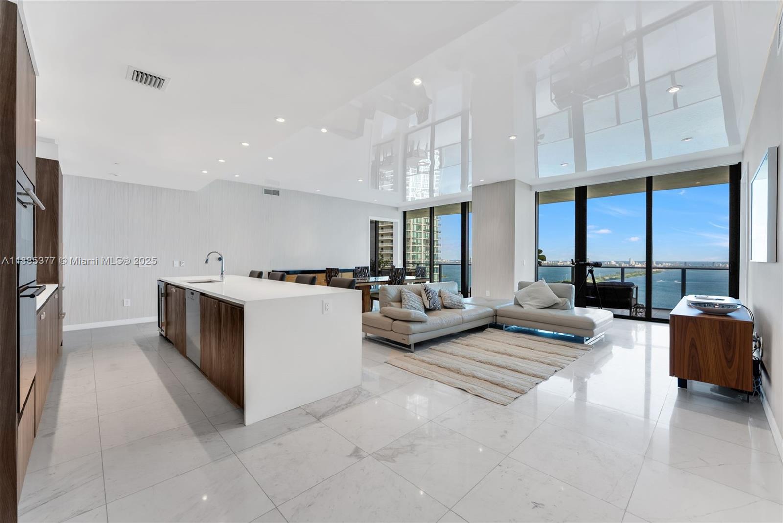 Condo for Rent in Miami, FL