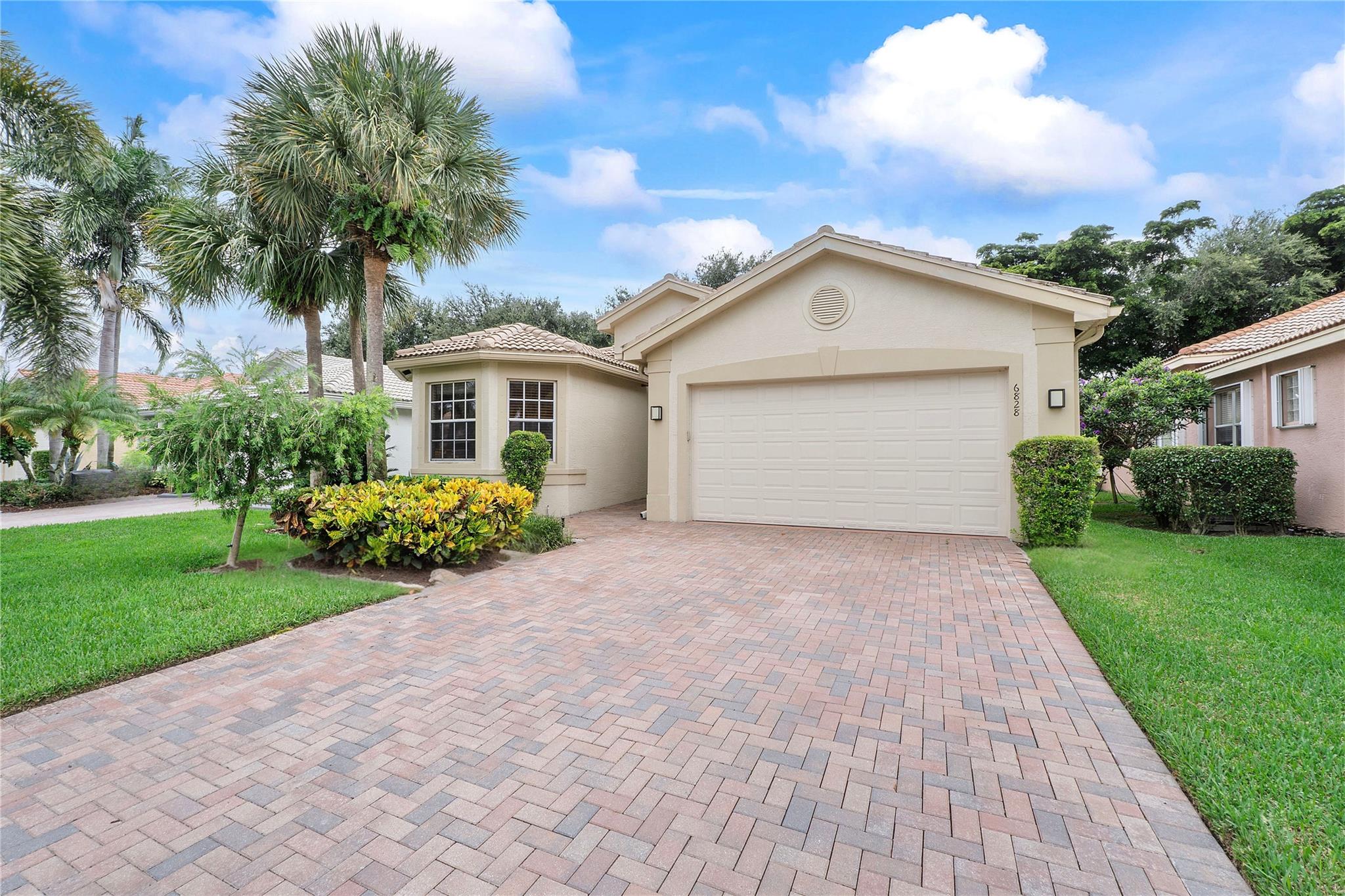 House for Sale in Delray Beach, FL