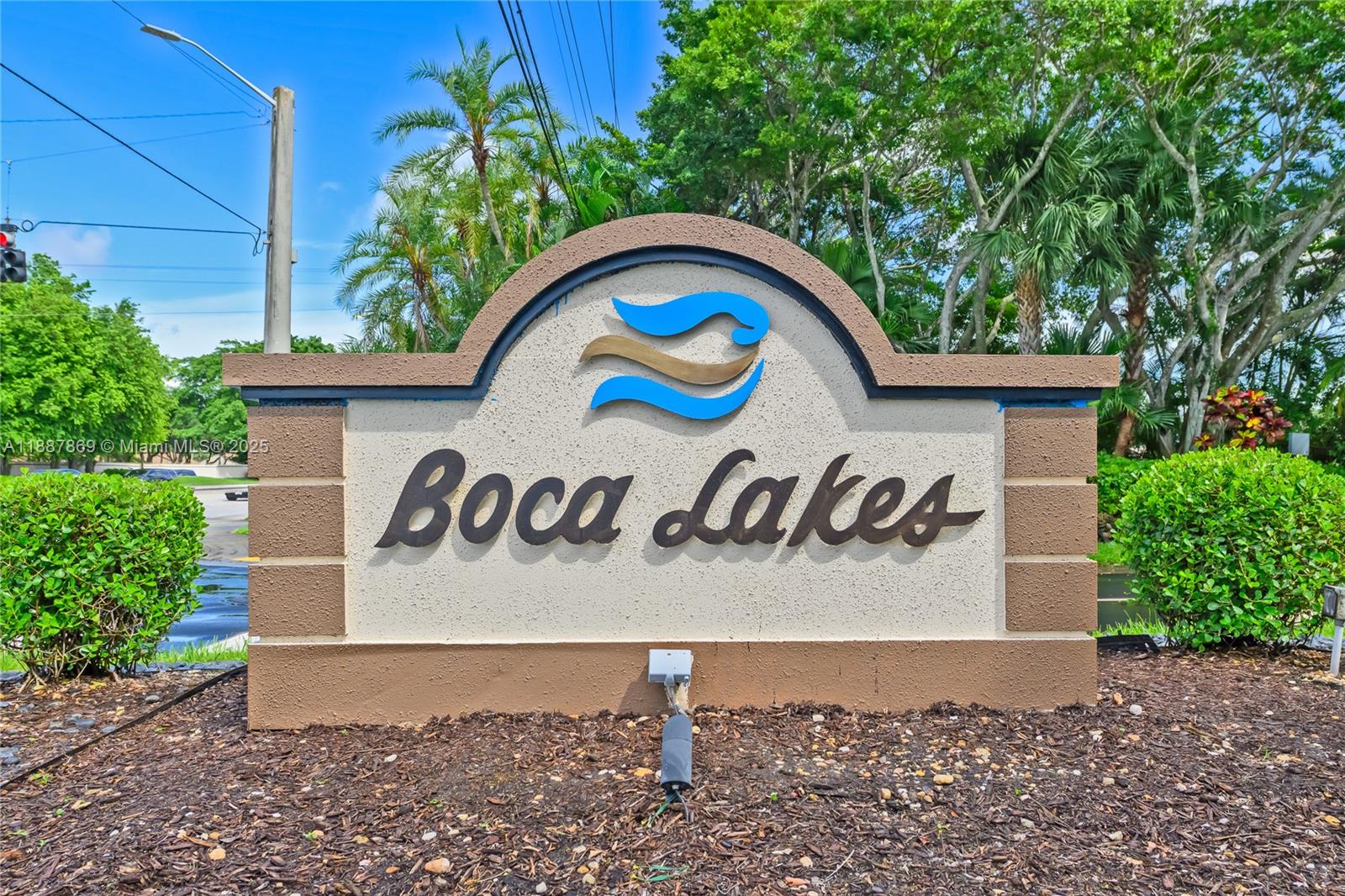 Boca Lakes Condo