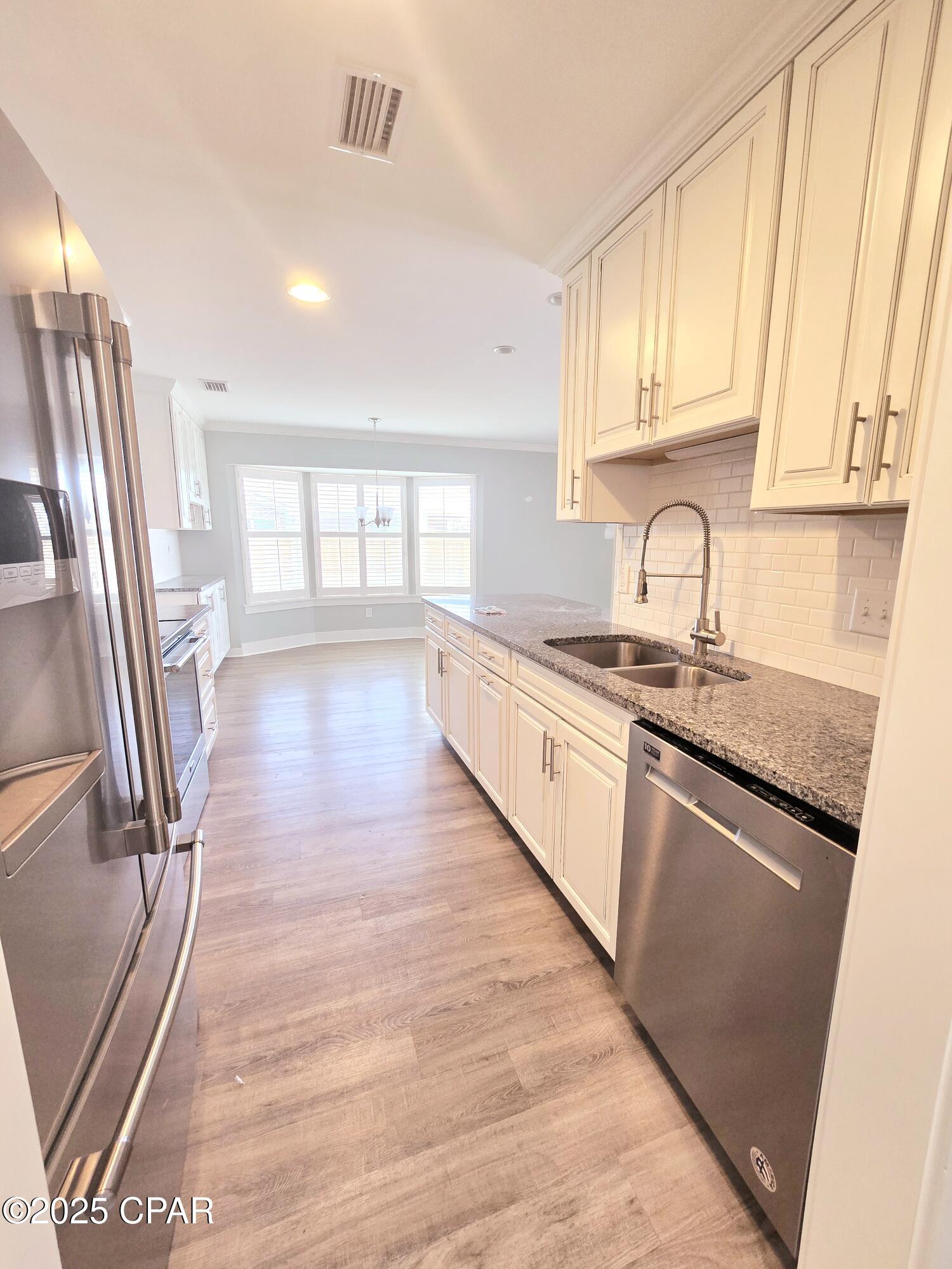 Image 3 For 807 Longwood Circle