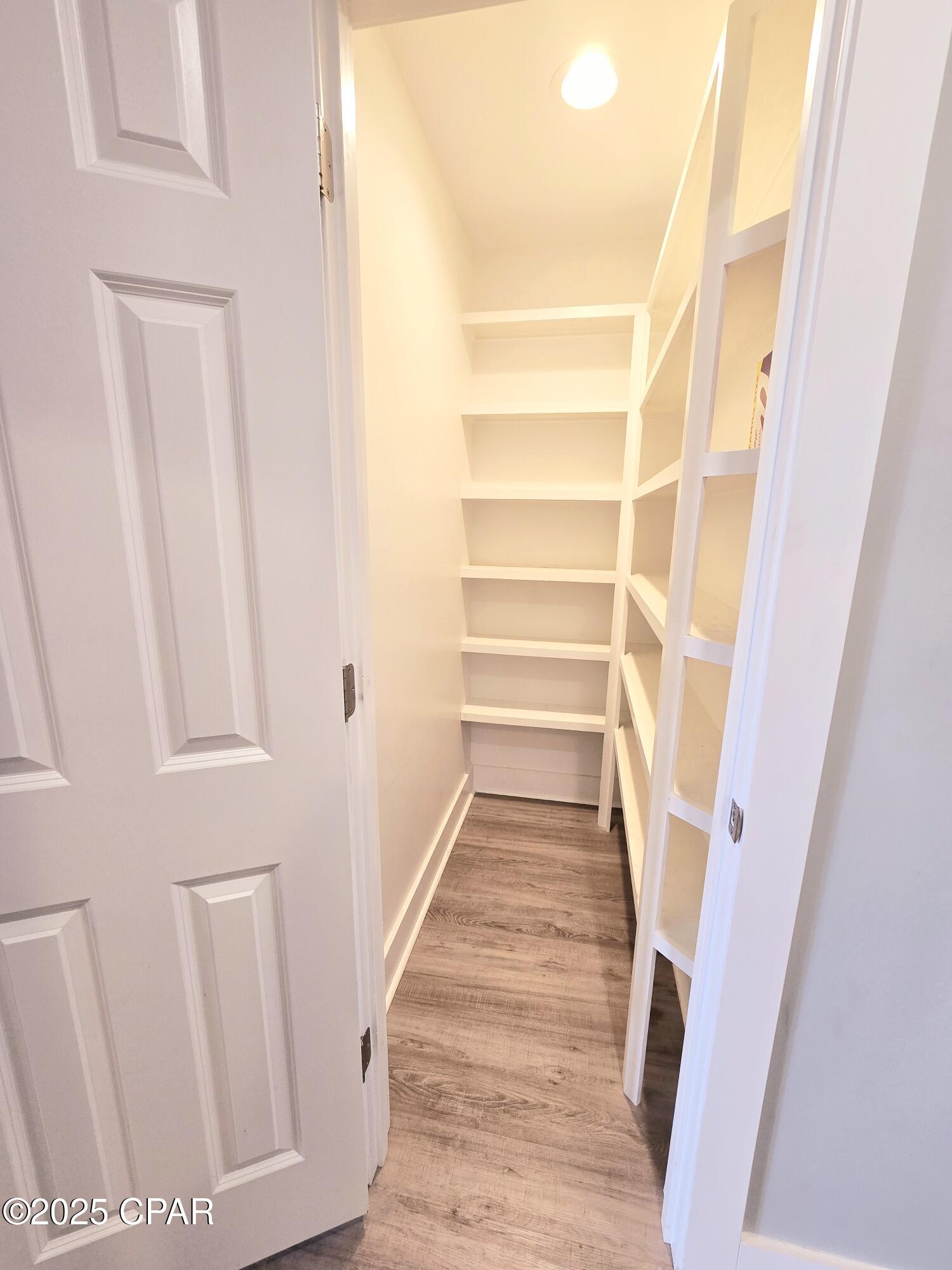 Image 8 For 807 Longwood Circle