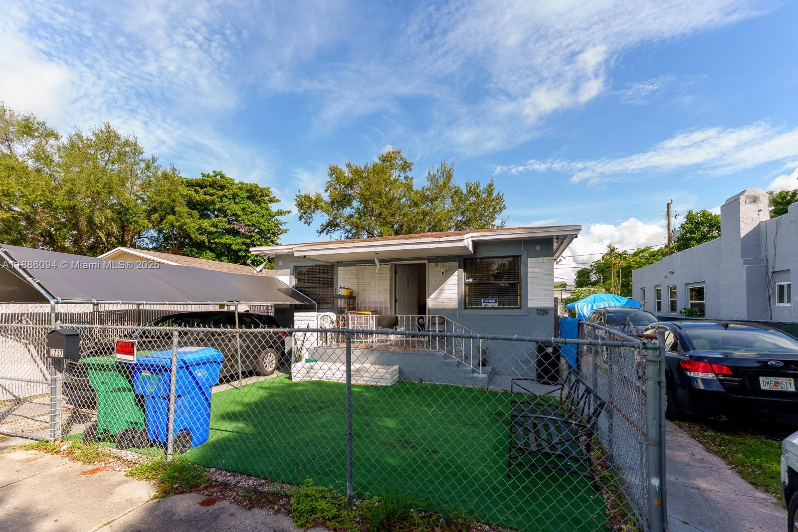 17Th Ave Manor
