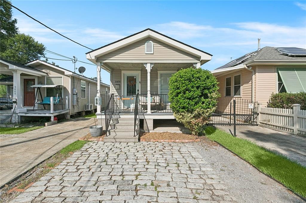 Homes for sale in New Orleans, LA | 5406 Milne Blvd, New Orleans, LA 70124 | MLS# 2524034