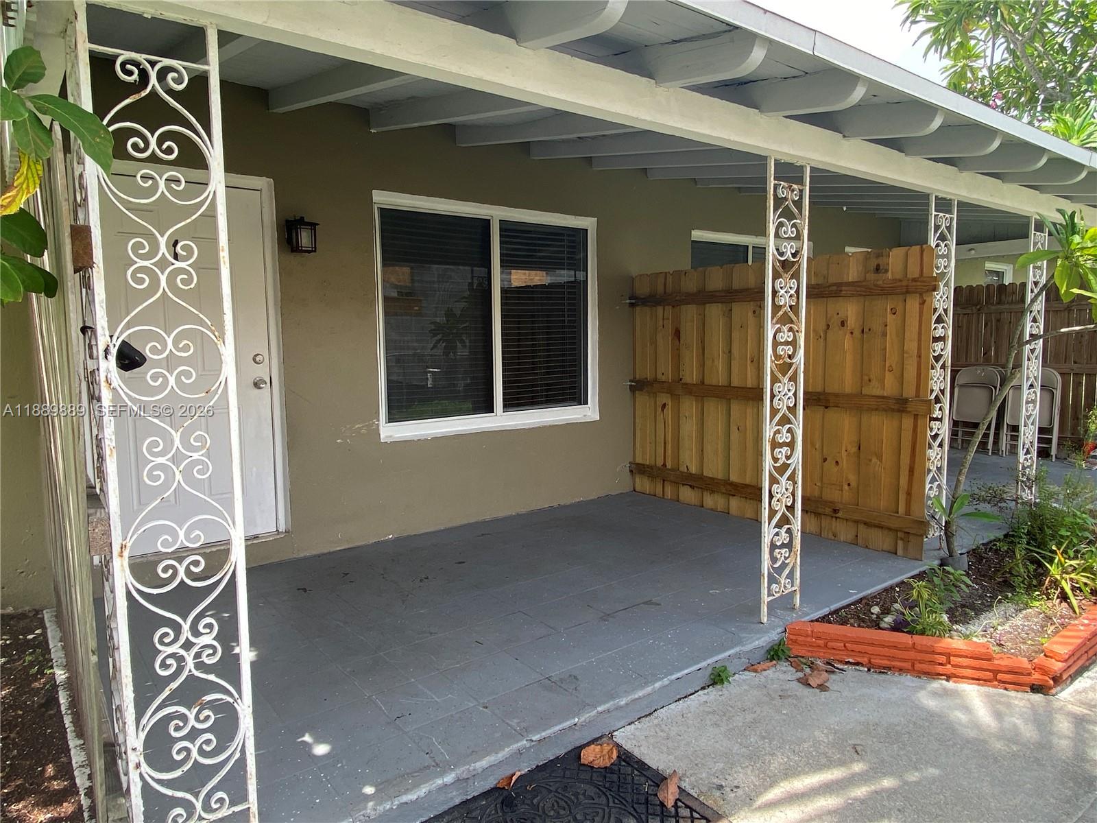 Hollywood Little Ranches