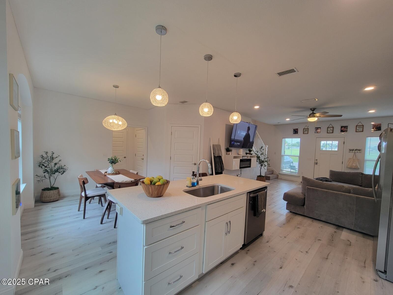 Image 10 For 652 Helen Avenue