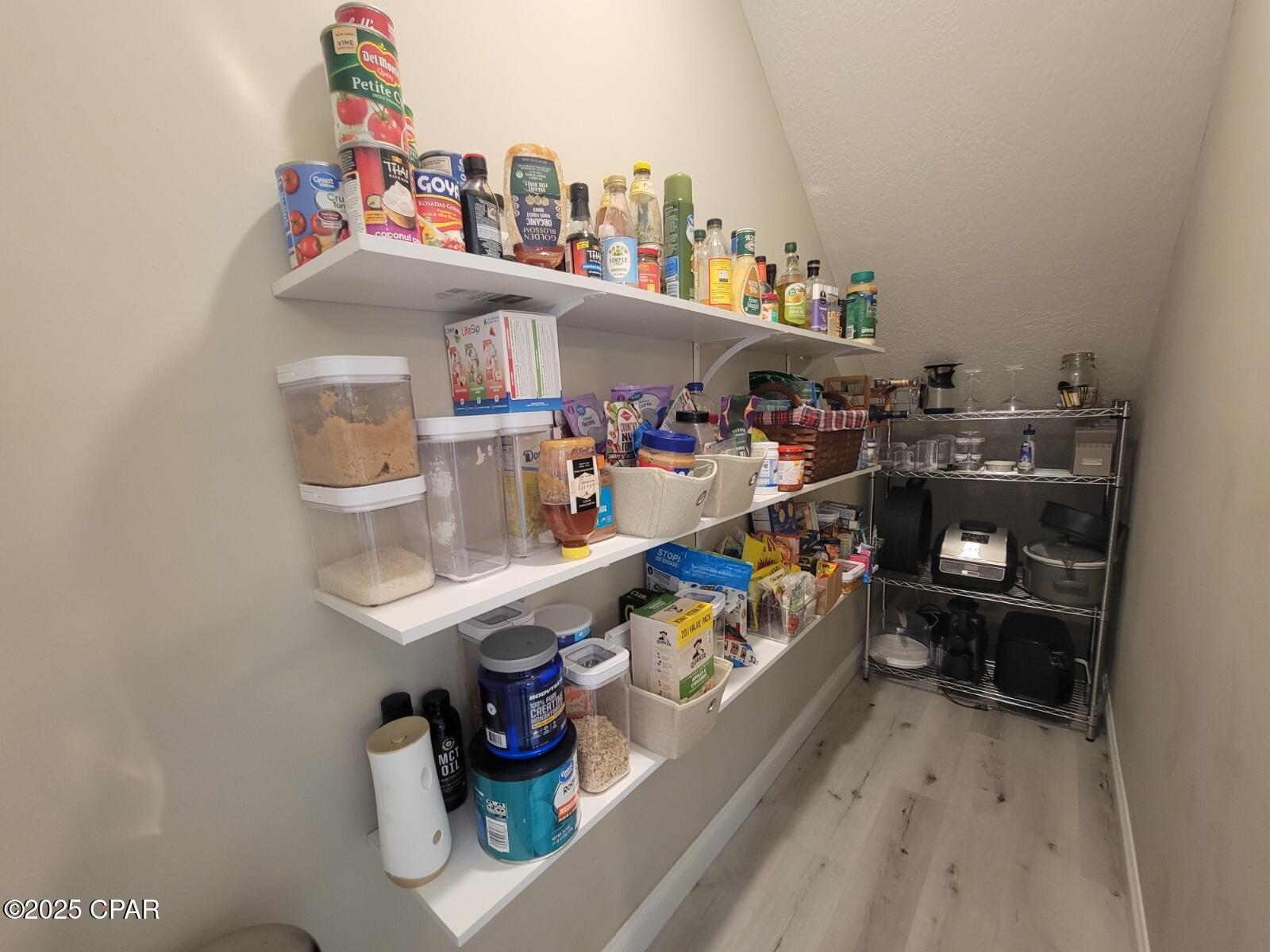 Image 12 For 652 Helen Avenue