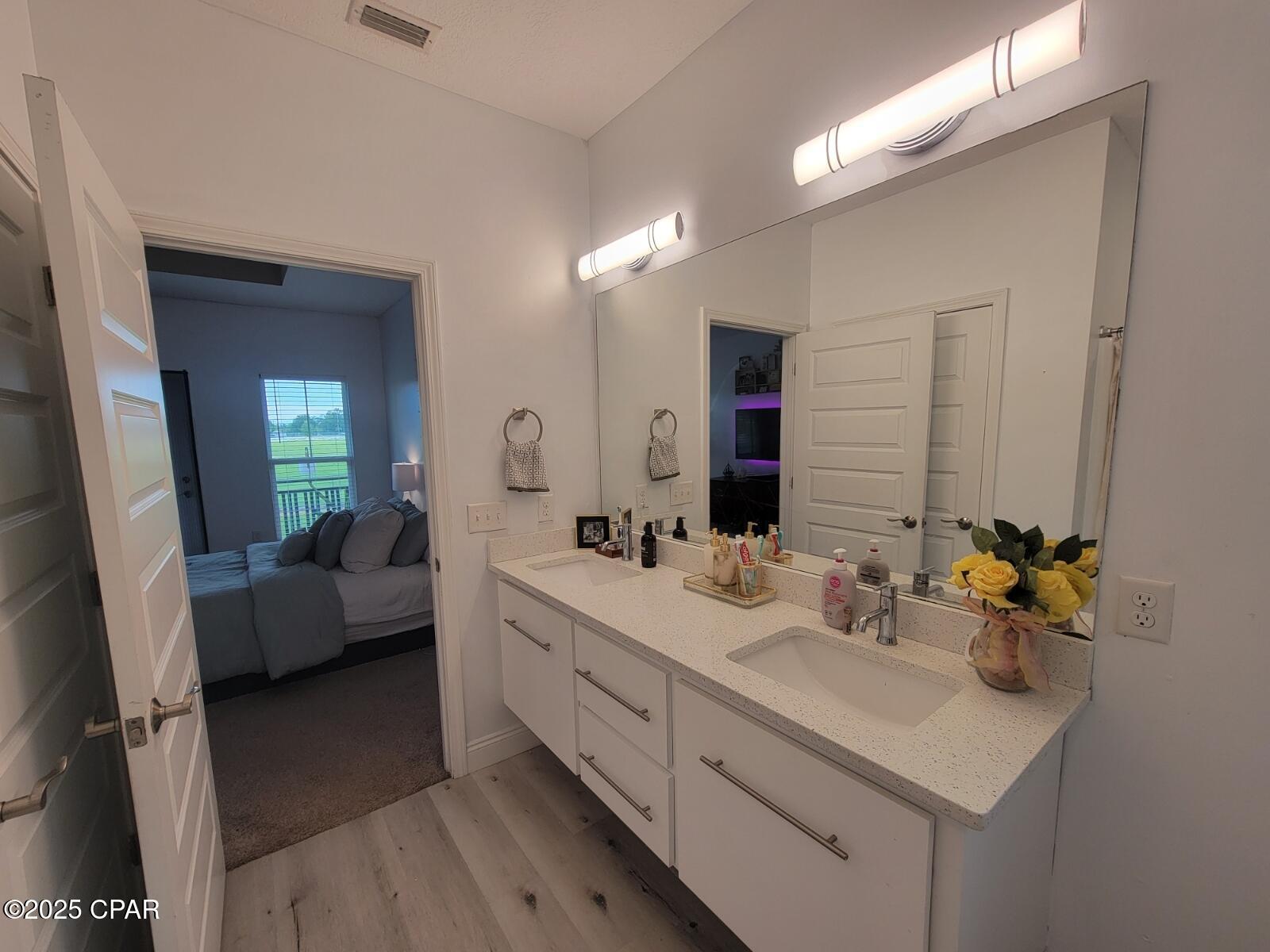 Image 19 For 652 Helen Avenue