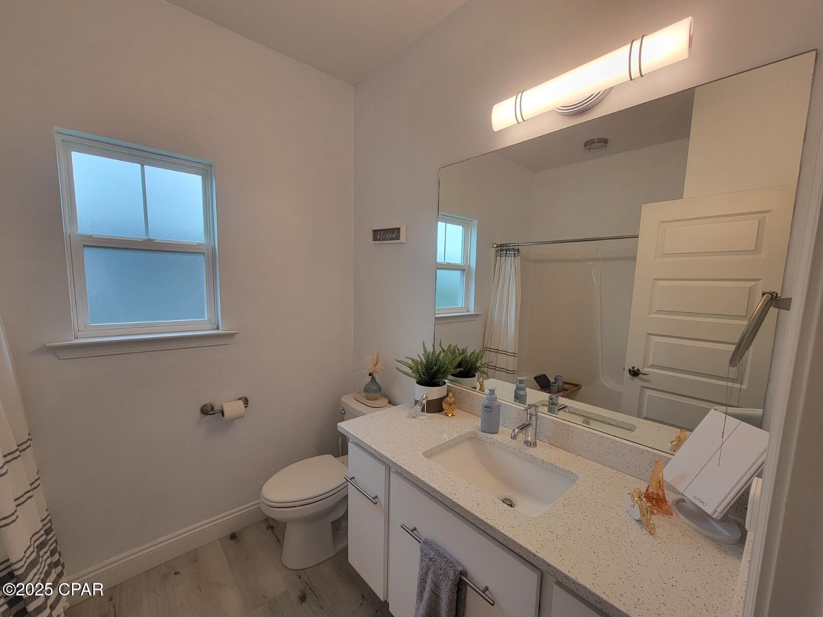 Image 25 For 652 Helen Avenue