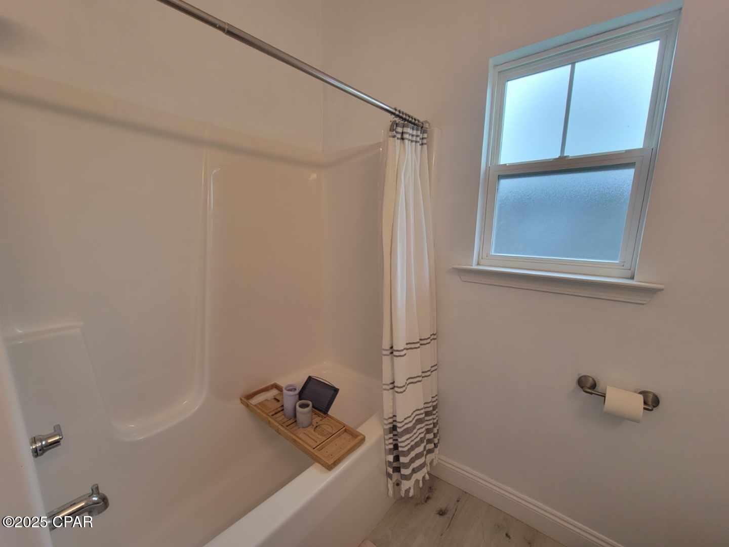 Image 26 For 652 Helen Avenue