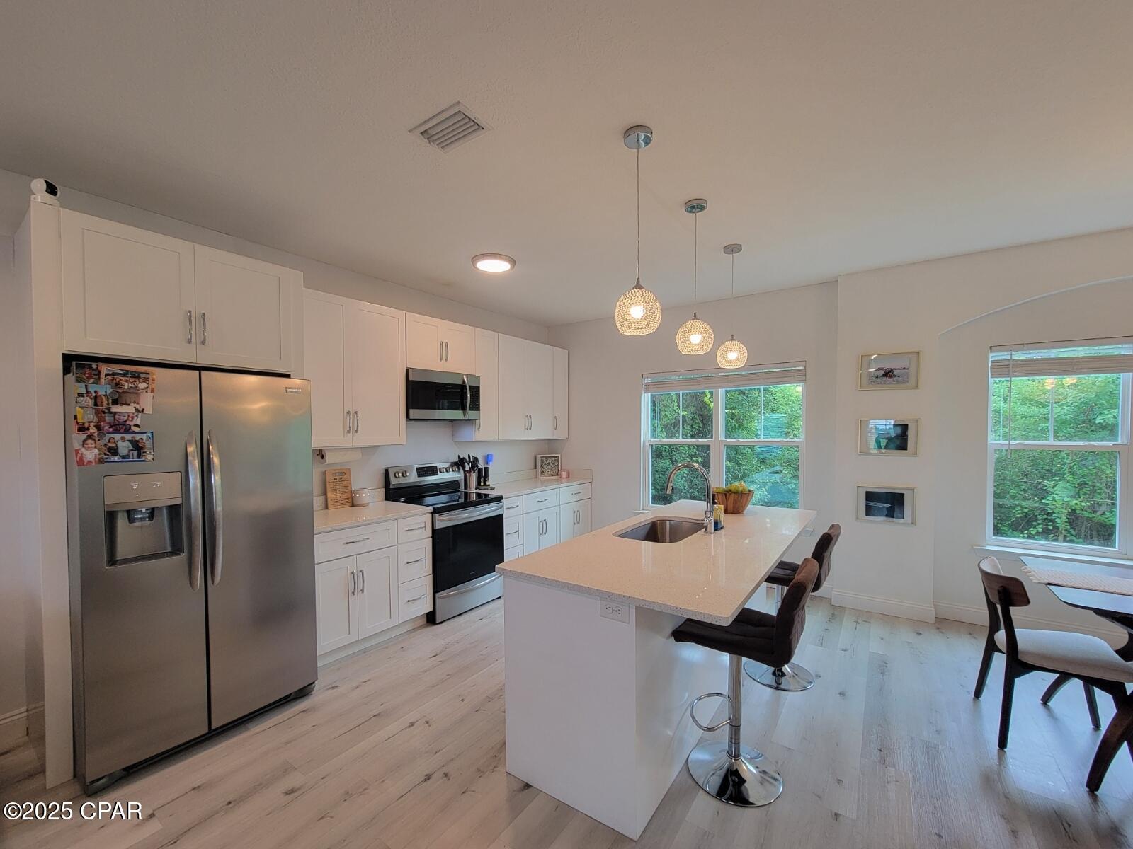 Image 6 For 652 Helen Avenue