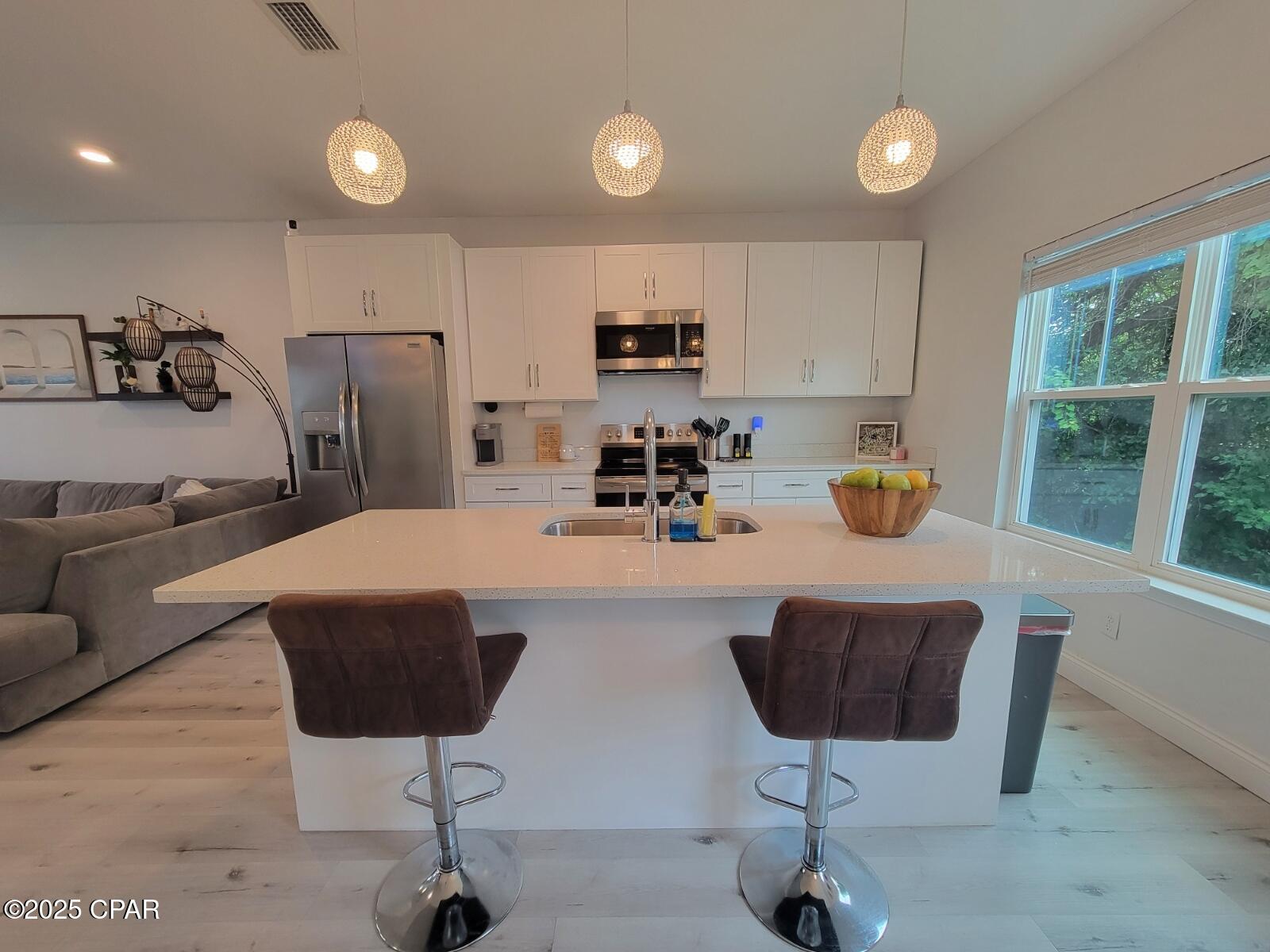 Image 7 For 652 Helen Avenue