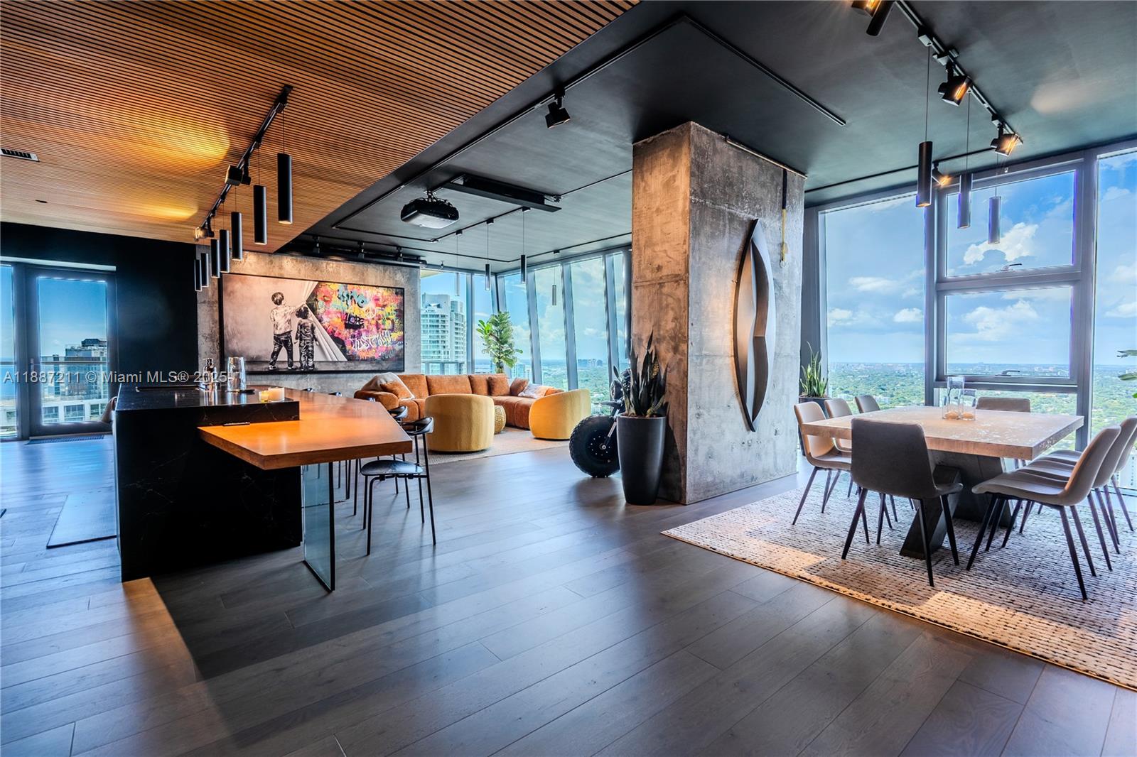 Condo for Sale in Miami, FL