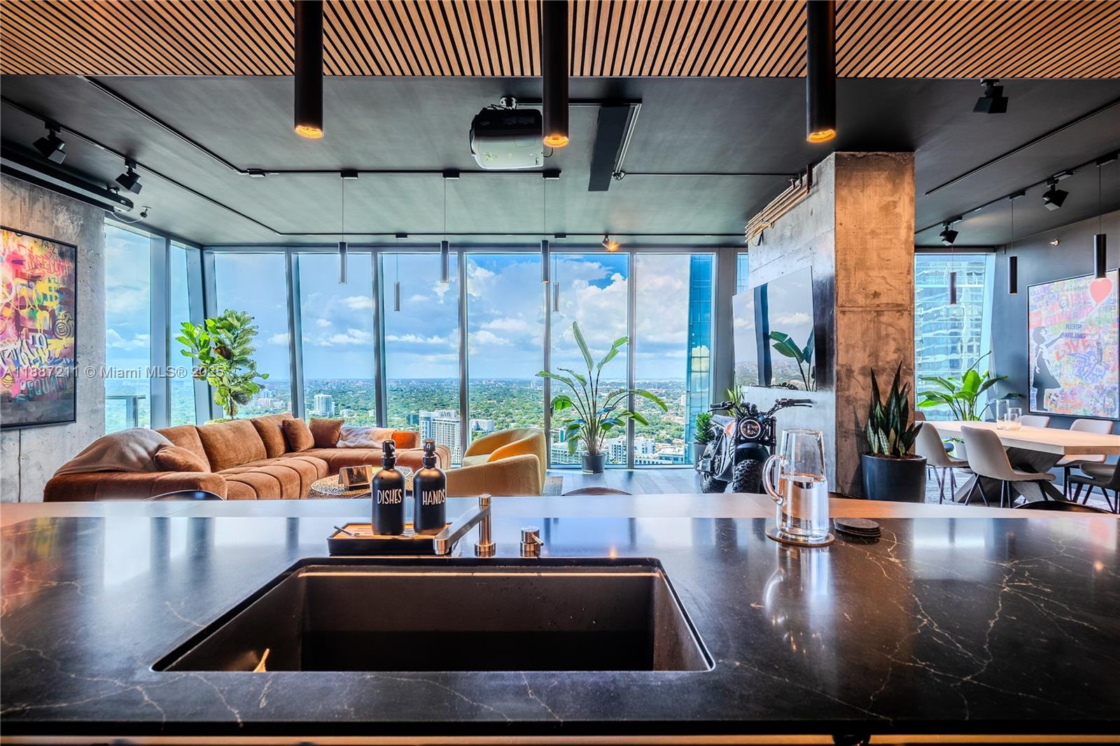 1451 Brickell Ave 3903