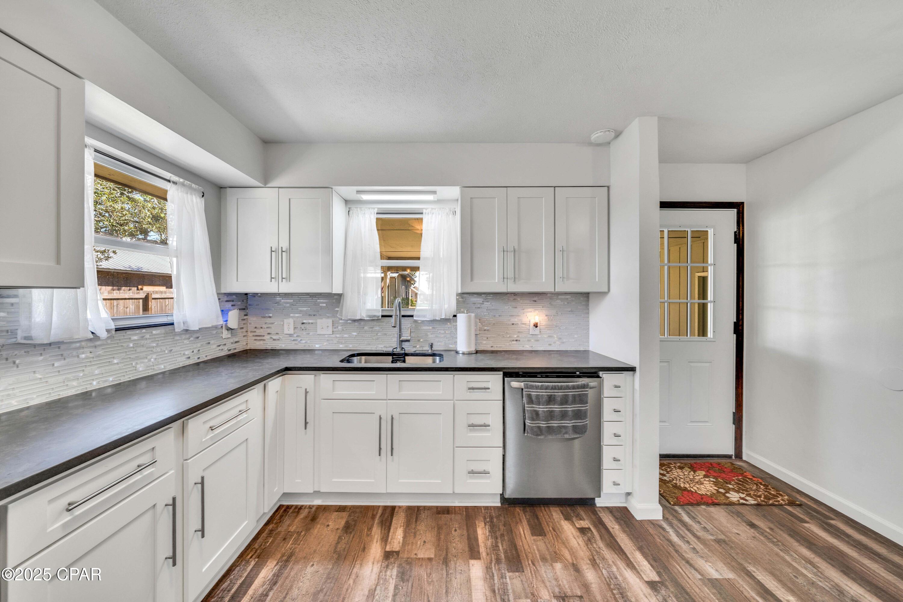 Image 14 For 2115 High Avenue